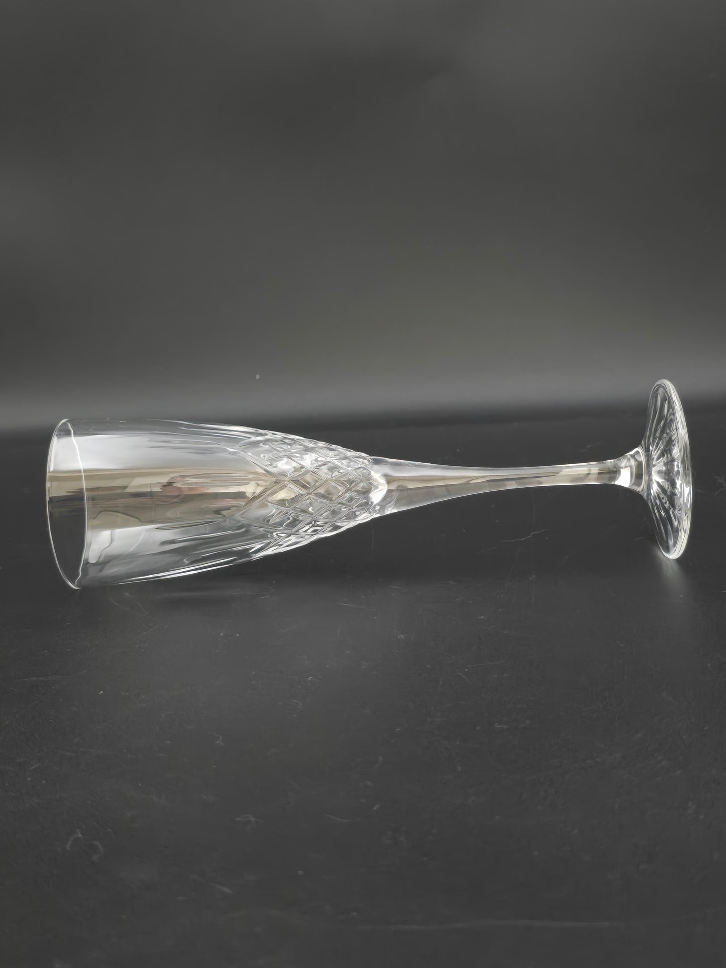 Set of 4 Royal Doulton Earlswood Pattern Crystal Champagne Flutes.  150ml. 21cm tall.