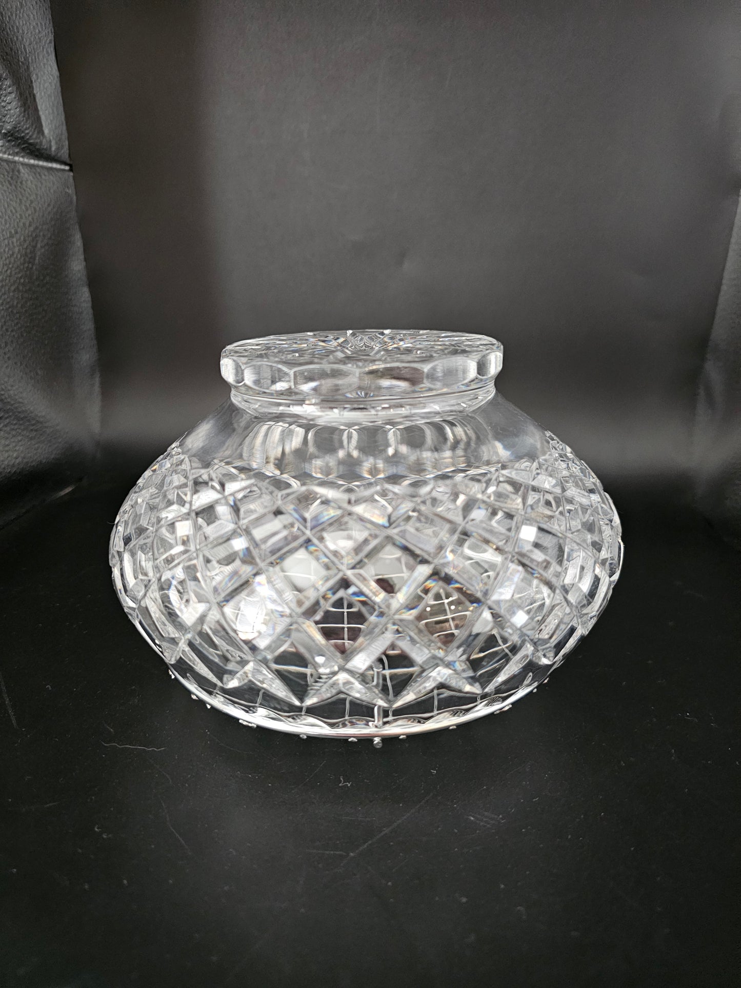 Beautiful Medium size Crystal Rose bowl. 17cm wide