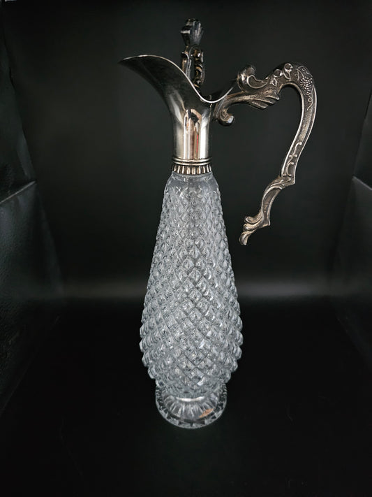 Beautiful Vintage Glass Wine Carafe Decanter.