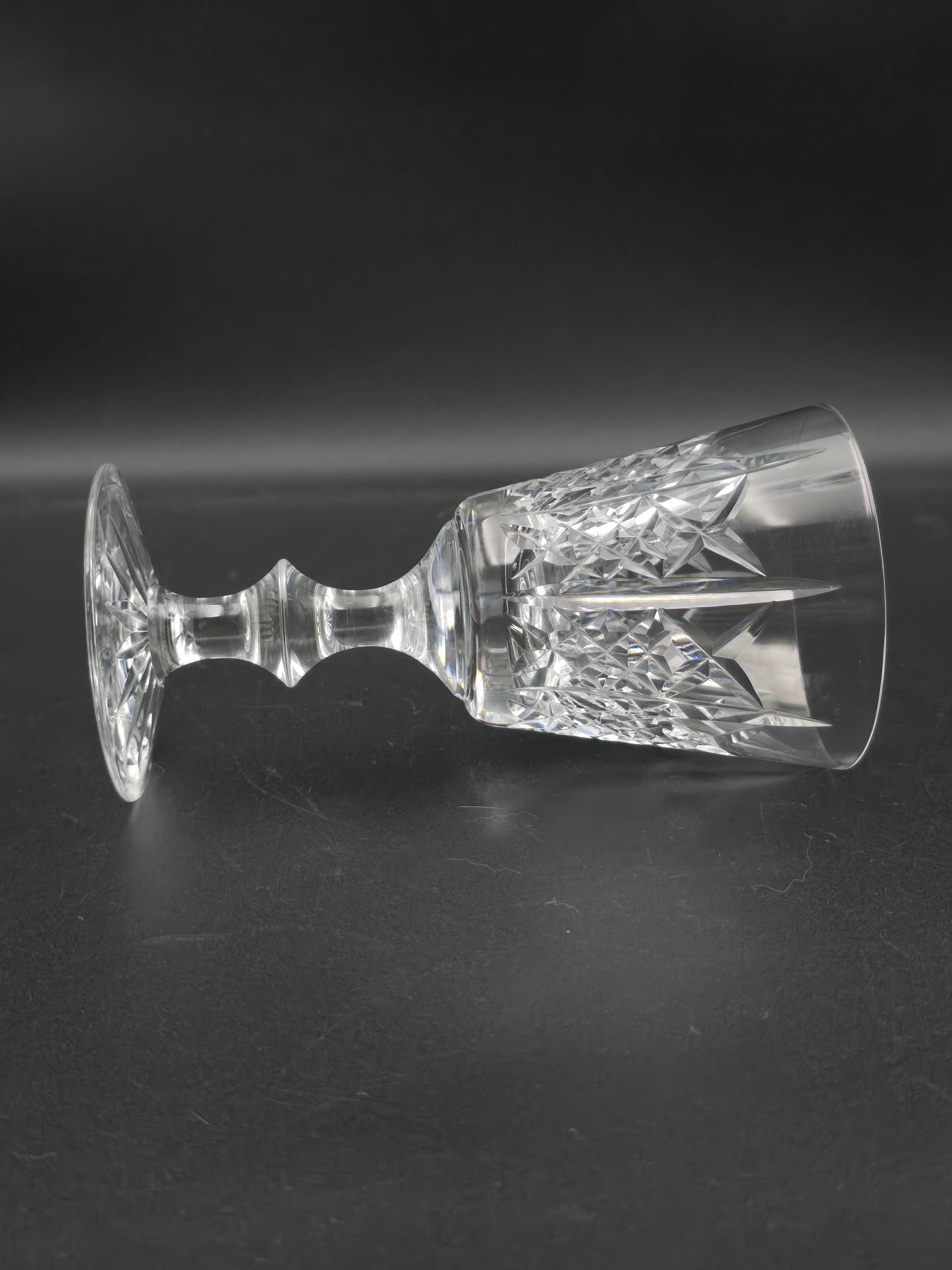 Set of 6 Edinburgh Crystal Highland pattern Crystal wine glasses 175ml. 15cm tall