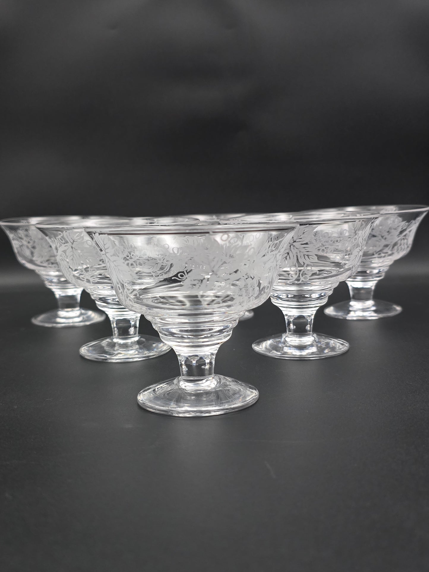 Set of 6 Crystal sundae or grapefruit bowls featuring floral etching