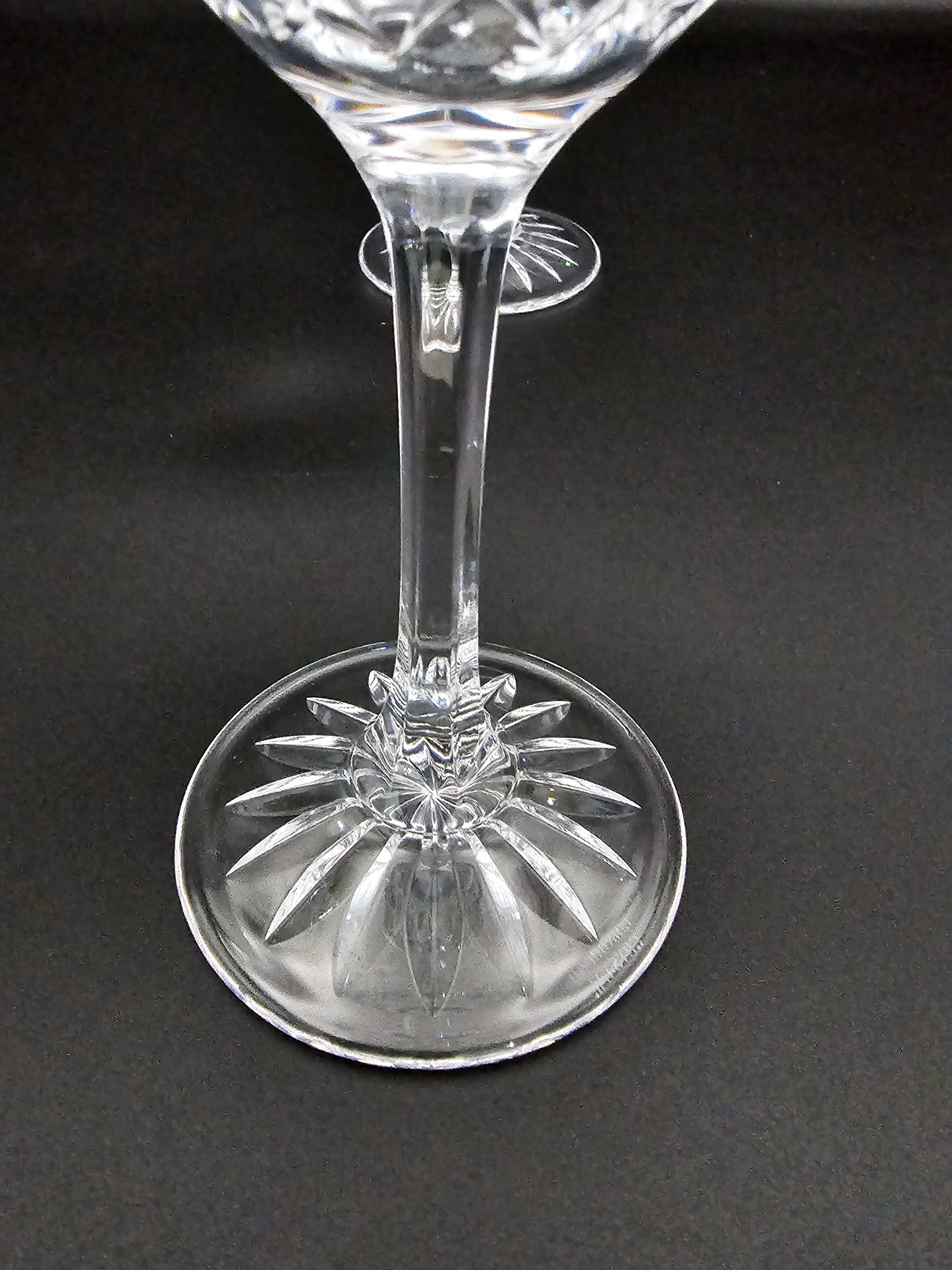 Pair of Edinburgh Crystal Tay Pattern Wine Glasses. 275ml. 19cm tall. Boxed.