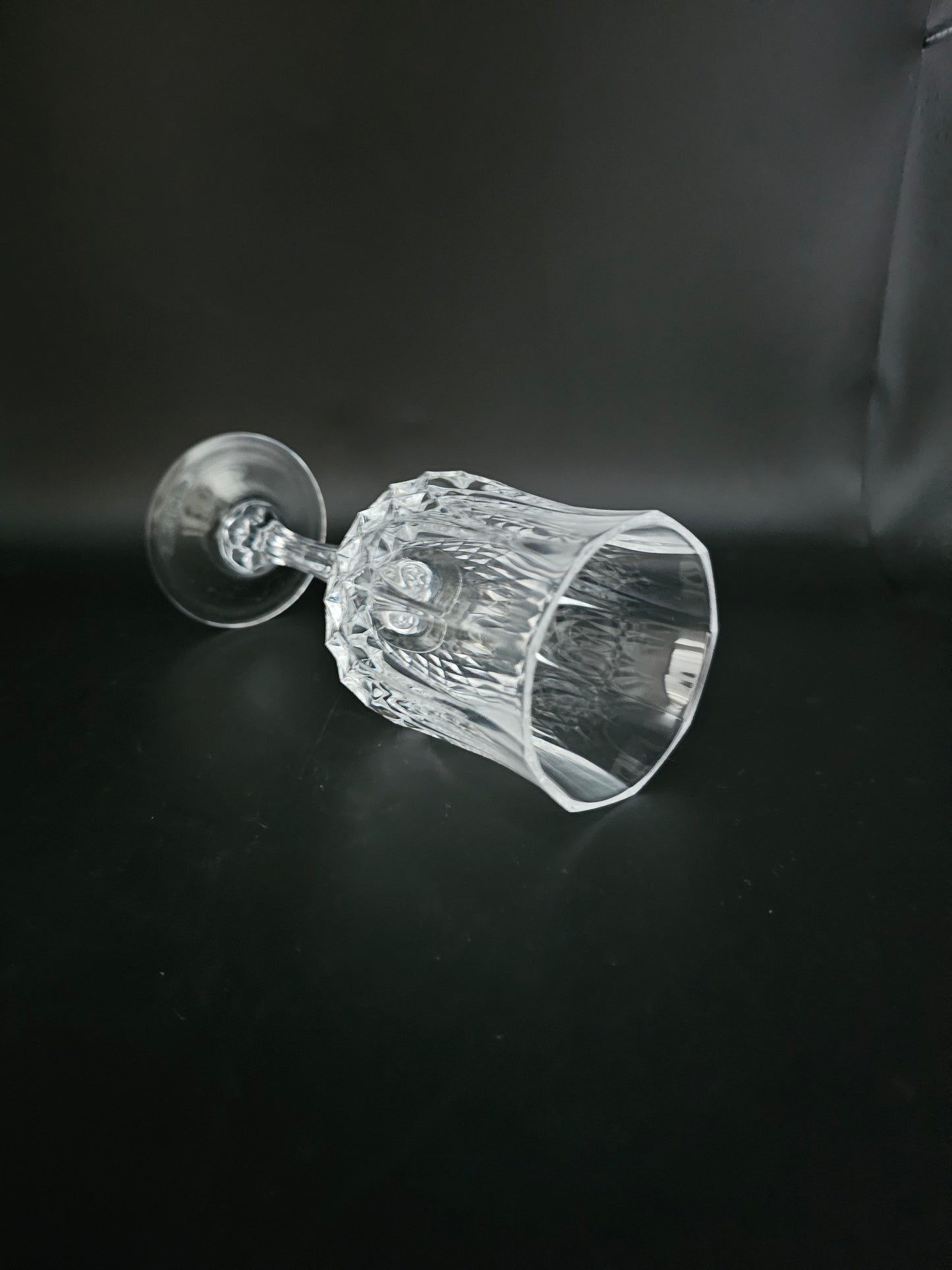 5 Crystal Wine Glasses. 175ml. 16.5cm tall