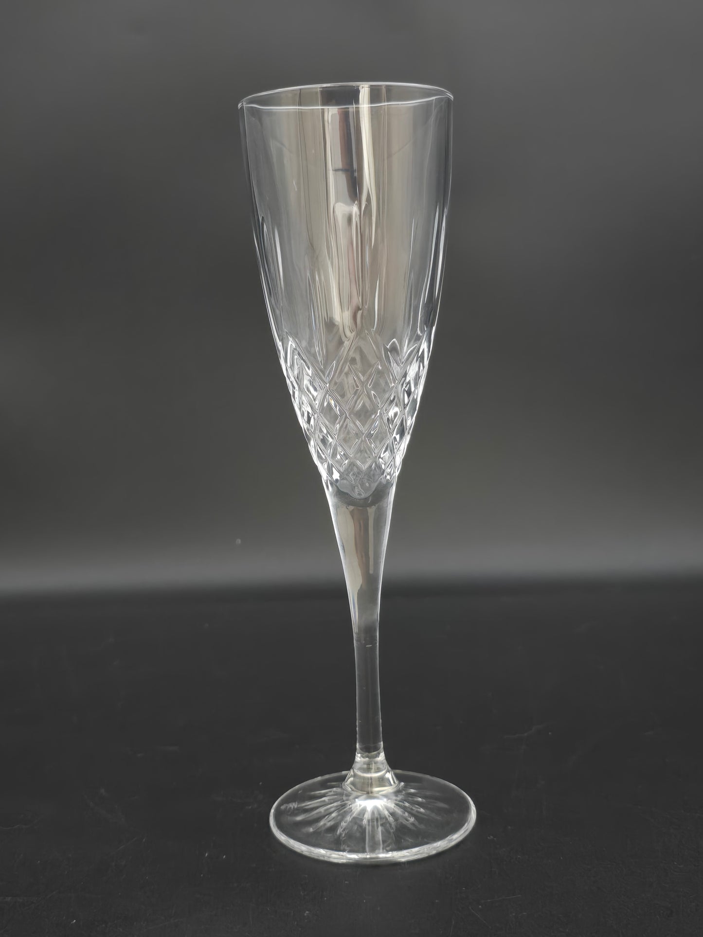 Set of 4 Royal Doulton Earlswood Pattern Crystal Champagne Flutes.  150ml. 21cm tall.