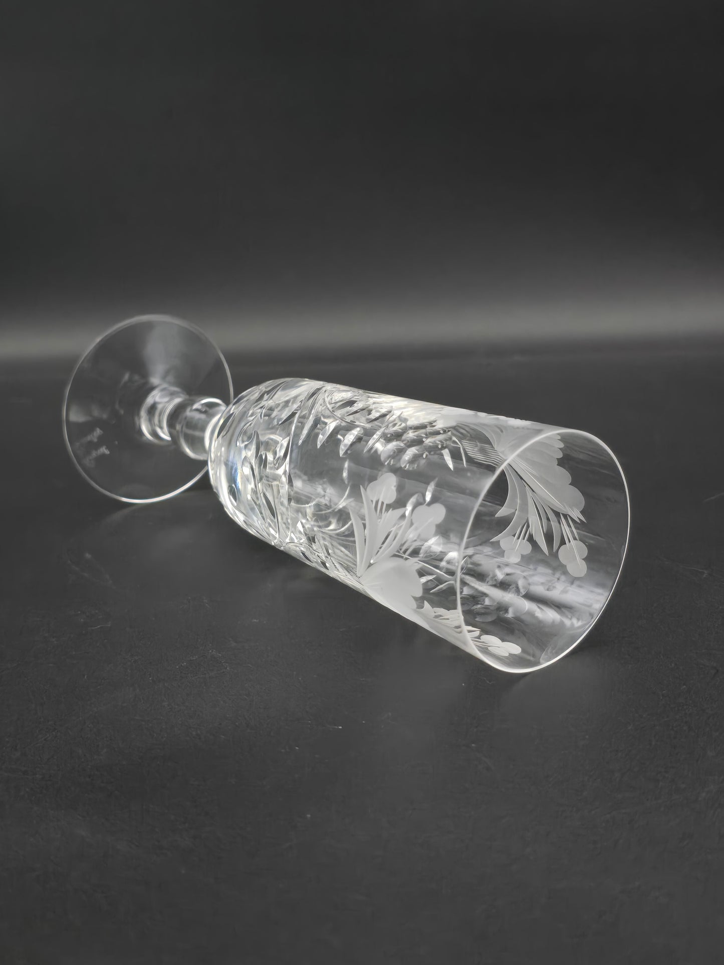 Set of 6 Royal Brierley Honeysuckle Crystal Champagne Flutes. 175ml. 17cm tall