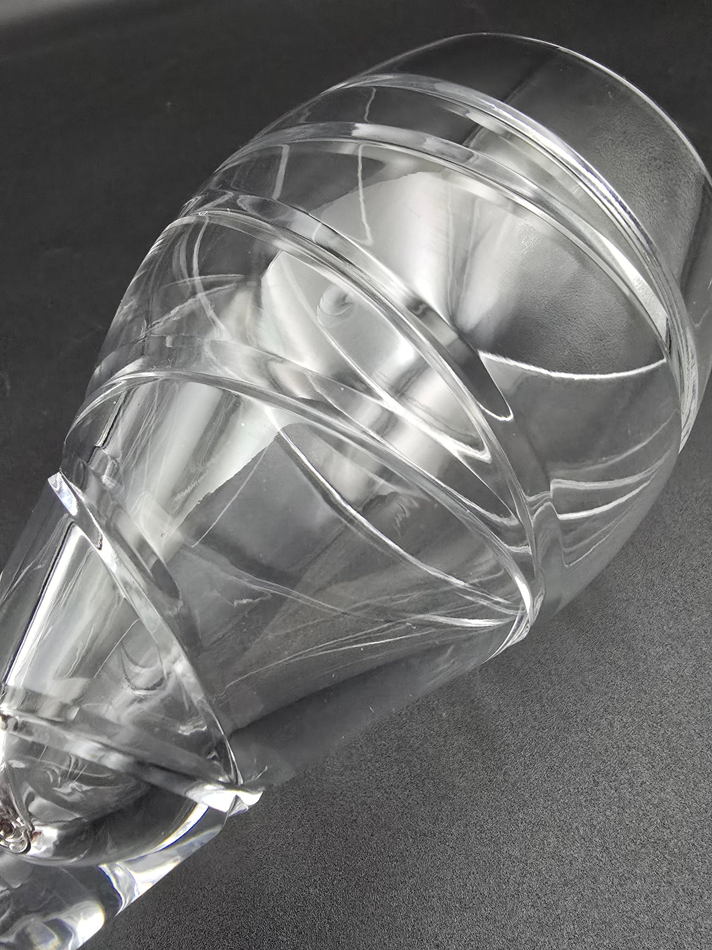 Set of 4 Large Crystal Wine Glasses 350ml 25cm tall.