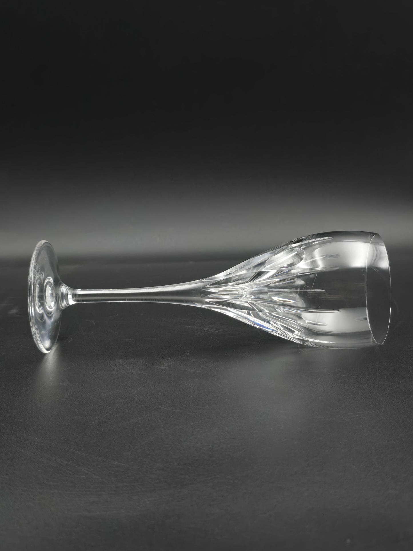 Set of 4 Waterford Nocturne Tranquility Wine Glasses – 200 ml, 19.5 cm Tall, Thumbprint & Vertical Cuts