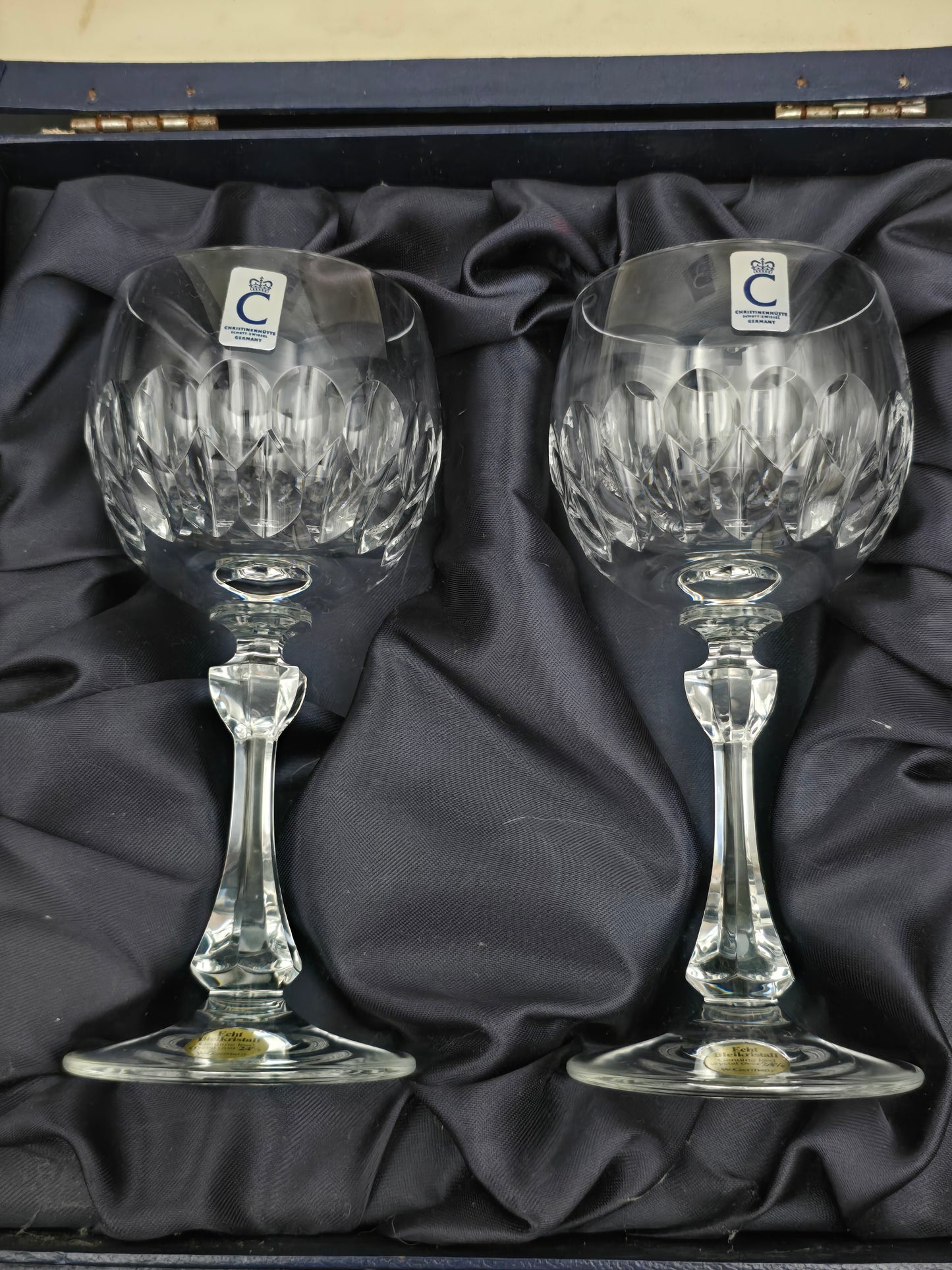 Pair of Schott Zwiesel Christine Hutte Wine glasses in Original box. 150ml