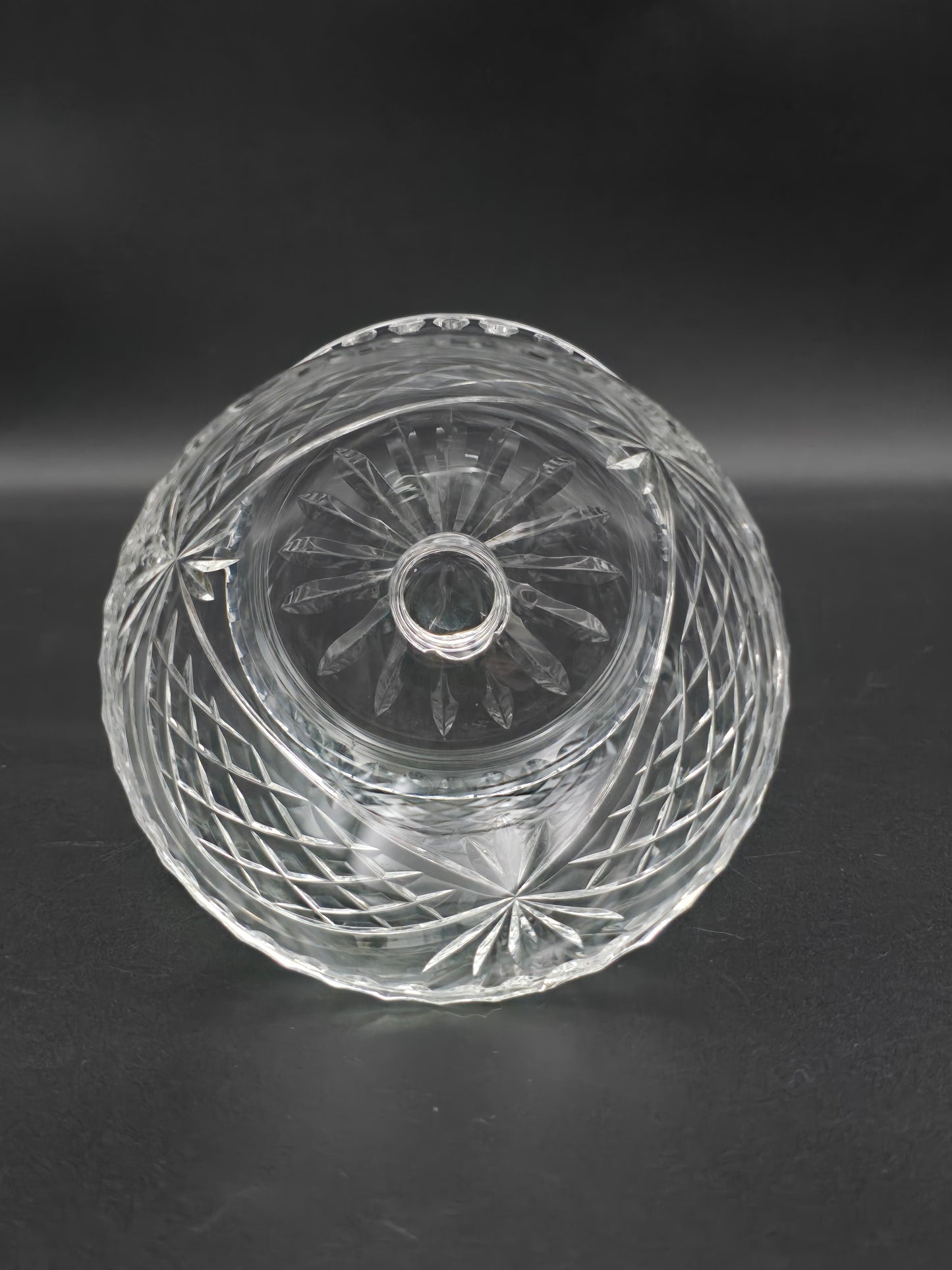 Beautiful vintage set of 6 Lipped Crystal starter or dessert saucer bowls