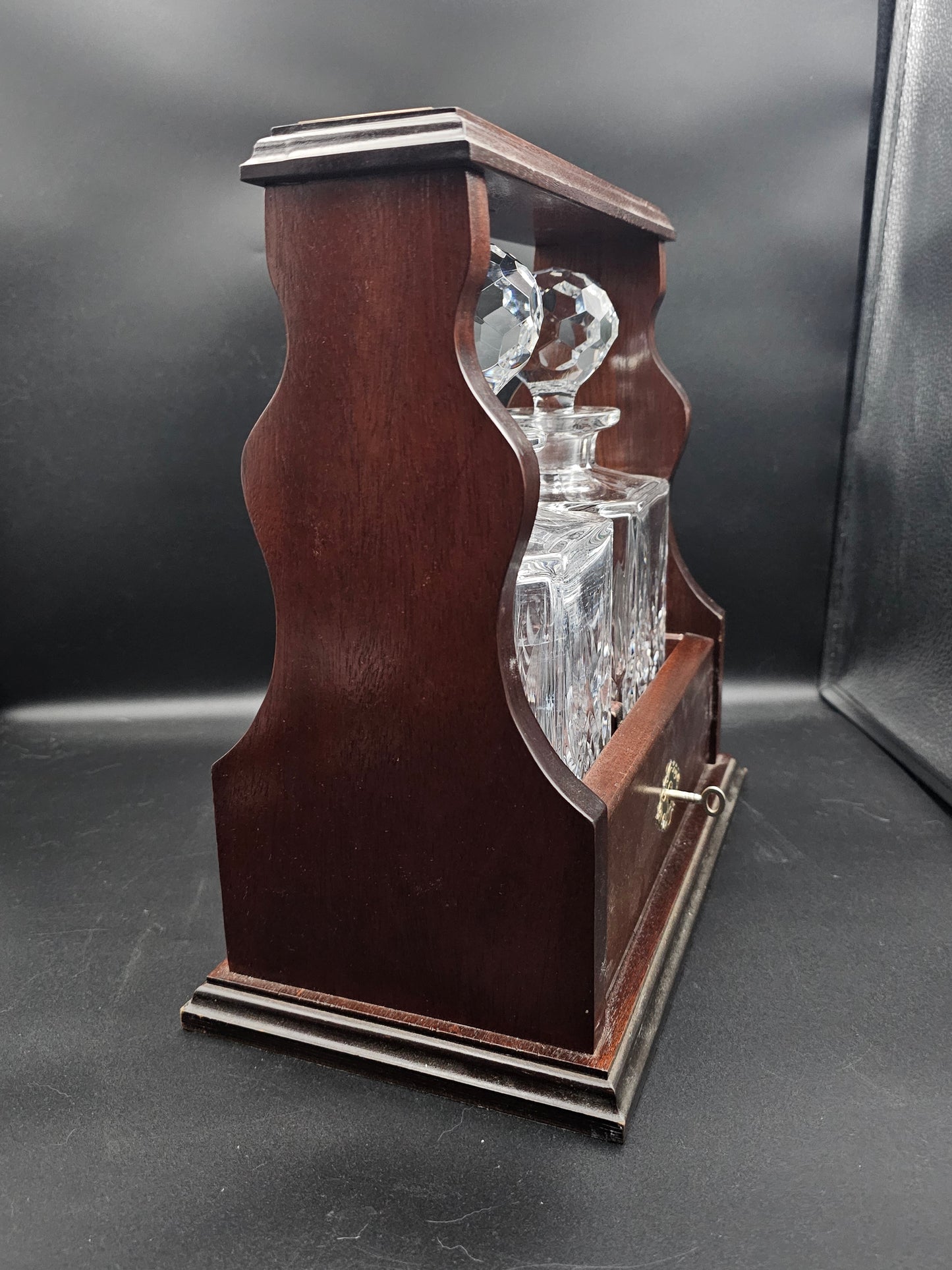 Twin Decanter Tantalus with lock & Key