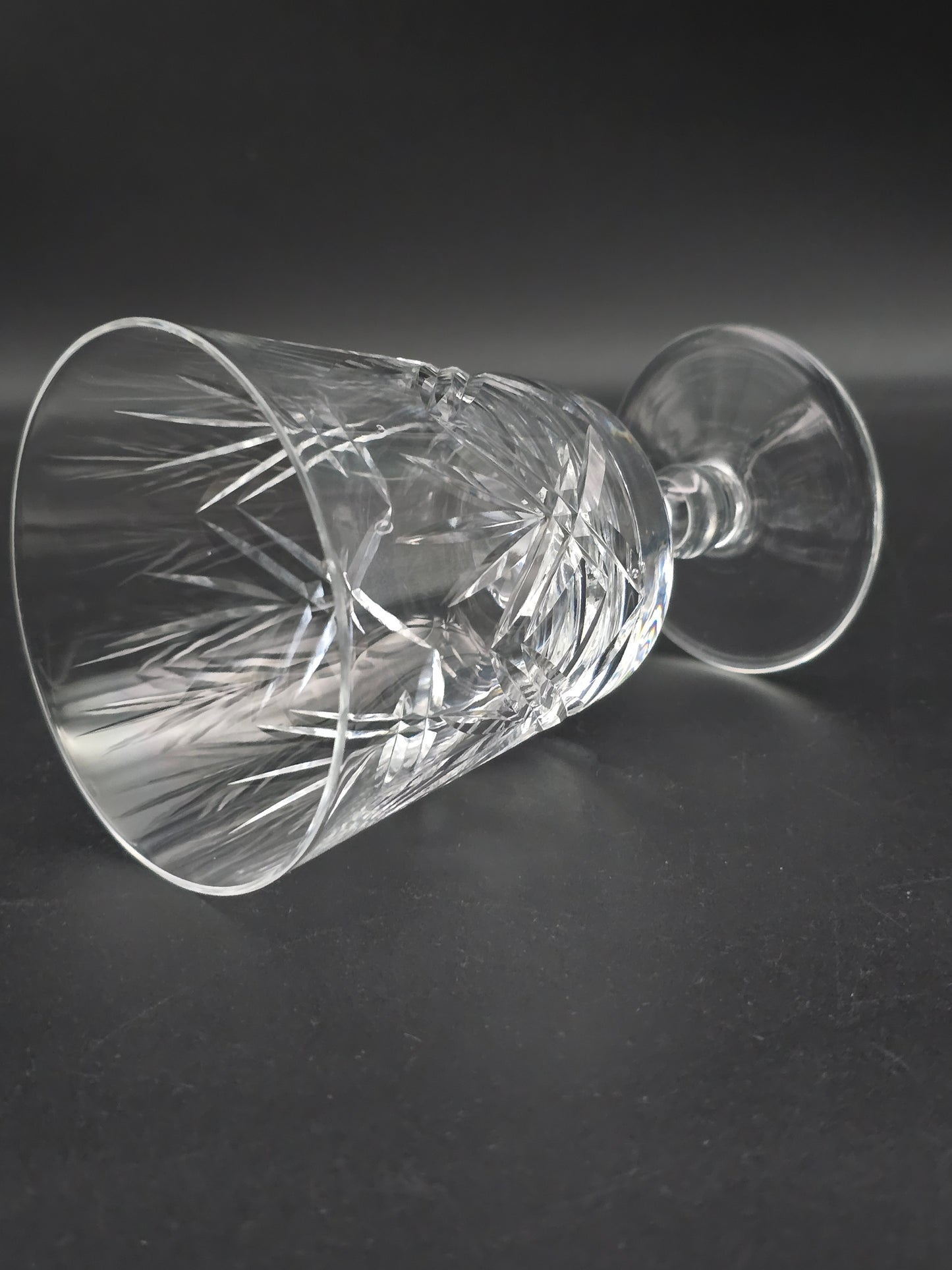 Set of 5 vintage Crystal wine glasses. 200ml.