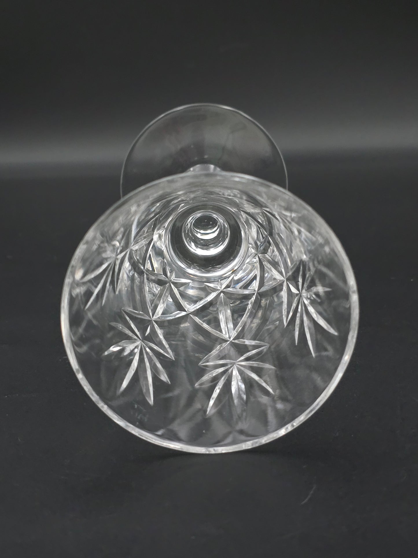 Set of 5 Crystal glass wine glasses. 200ml. 16cm tall