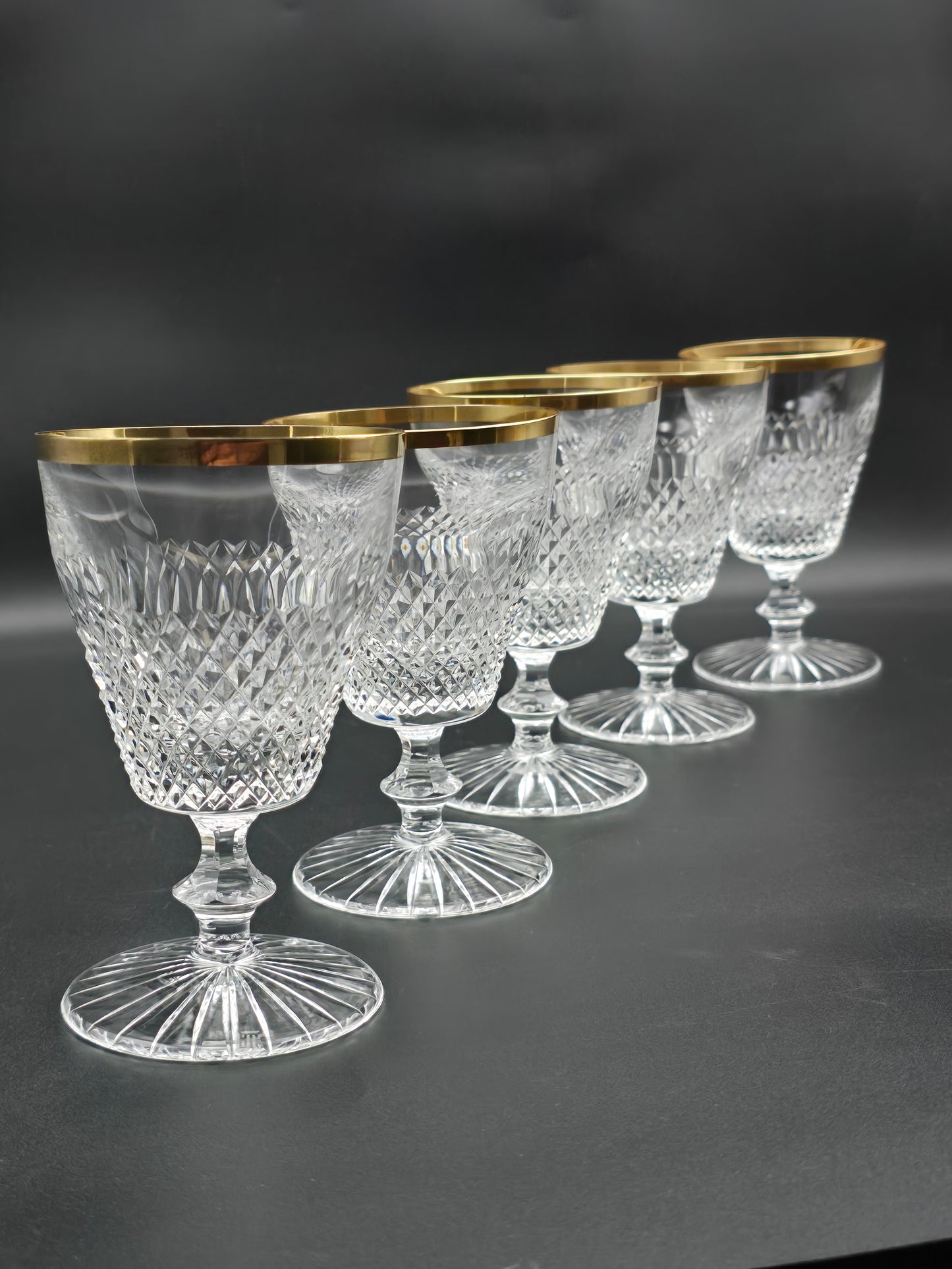 Set of 5 Beautiful Crystal wine Glasses with Gold coloured banding. 250ml. 13.5cm tall.