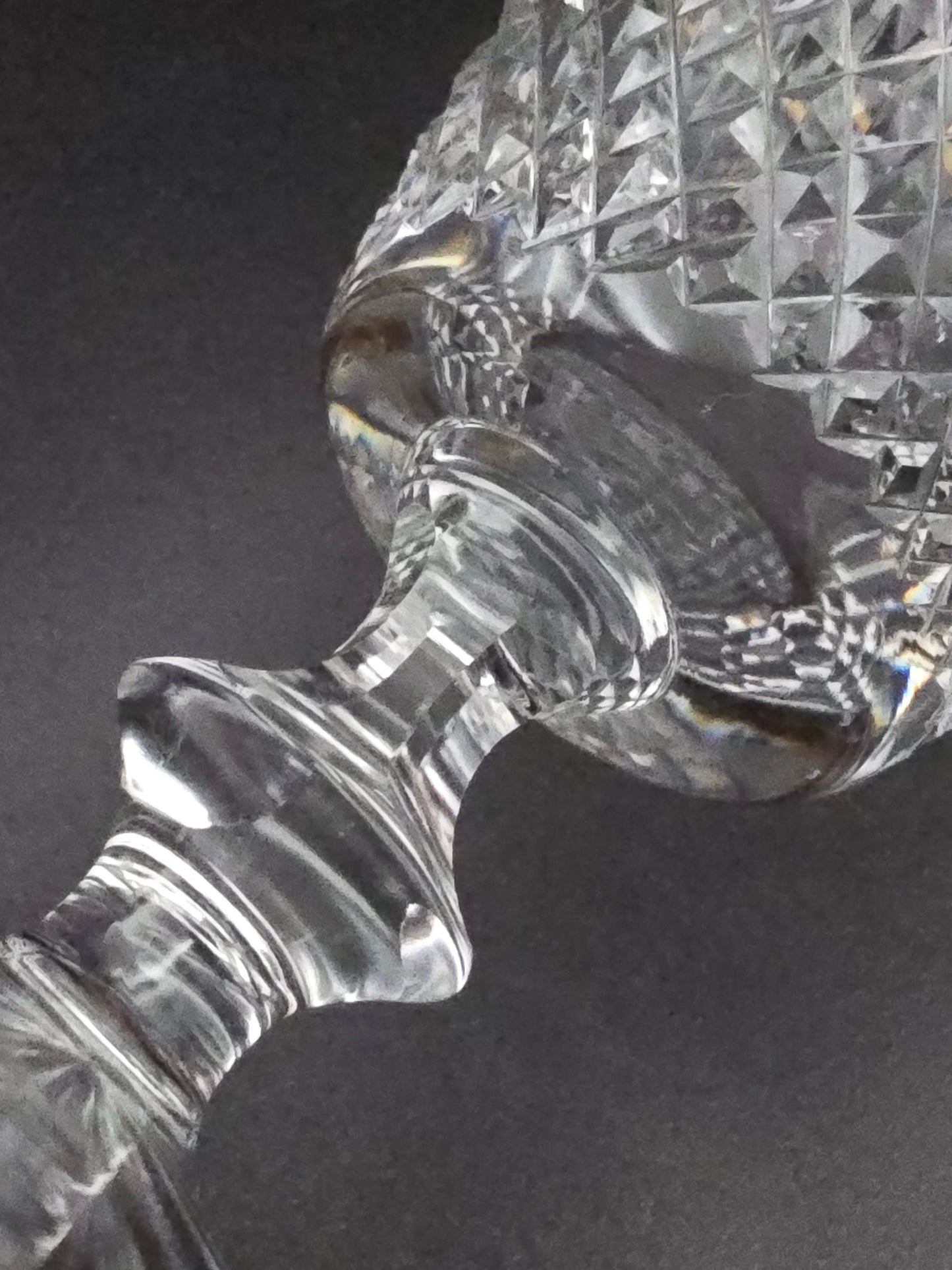 Set of 5 Beautiful Crystal wine Glasses with Gold coloured banding. 250ml. 13.5cm tall.