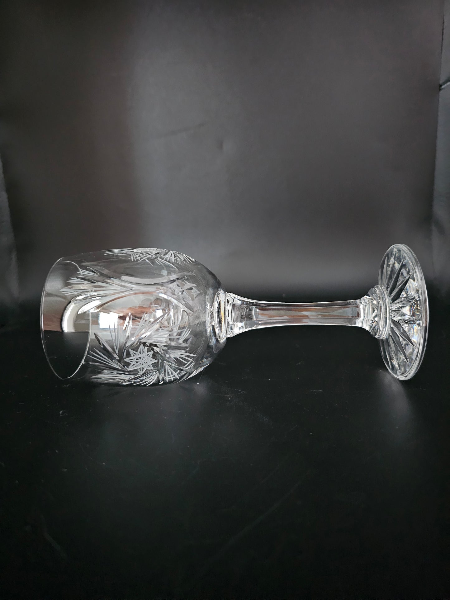 Set of 6 Large Crystal Wine Glasses. 225ml 16.5cm tall