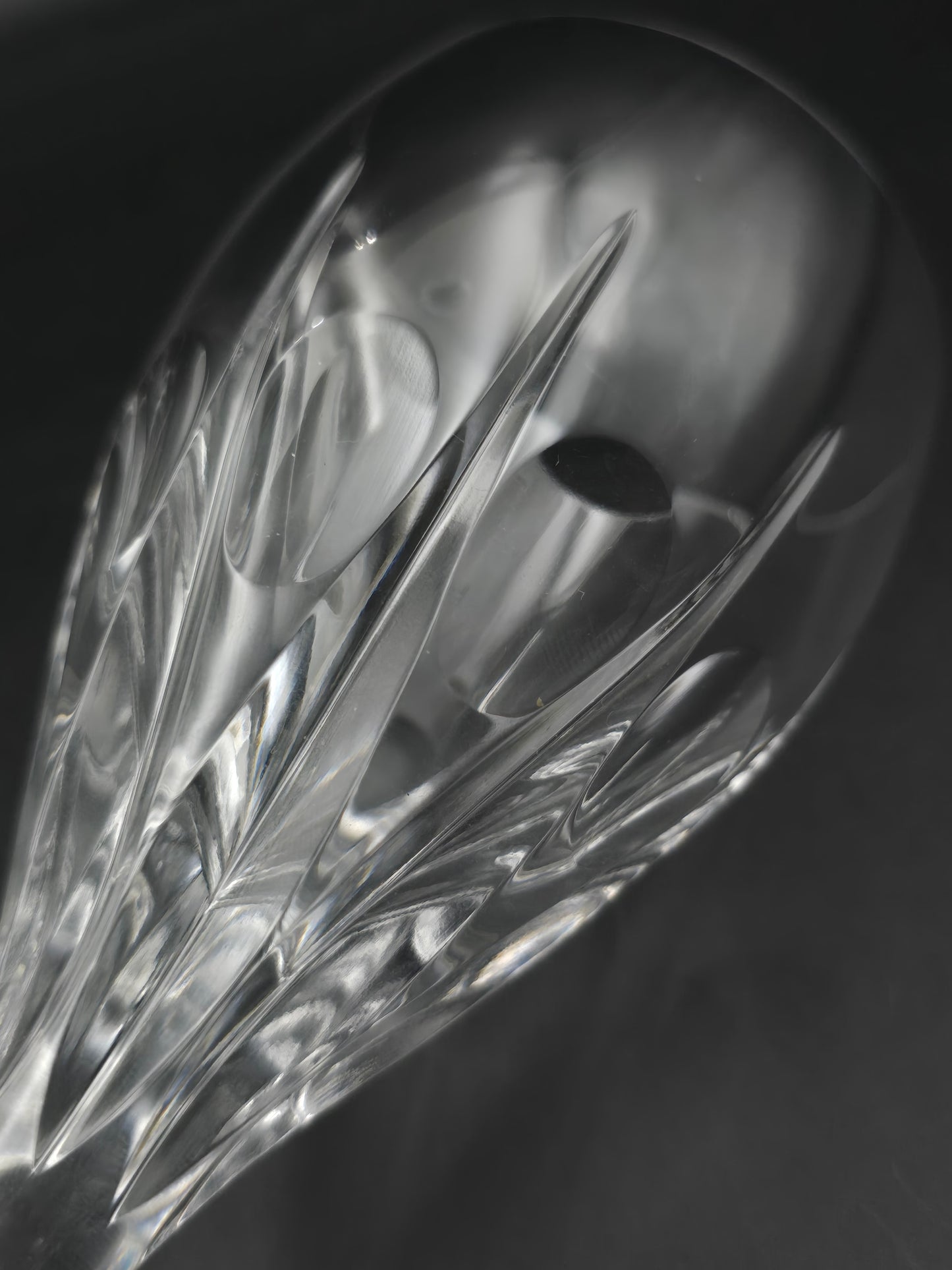 Set of 4 Waterford Nocturne Tranquility Wine Glasses – 200 ml, 19.5 cm Tall, Thumbprint & Vertical Cuts