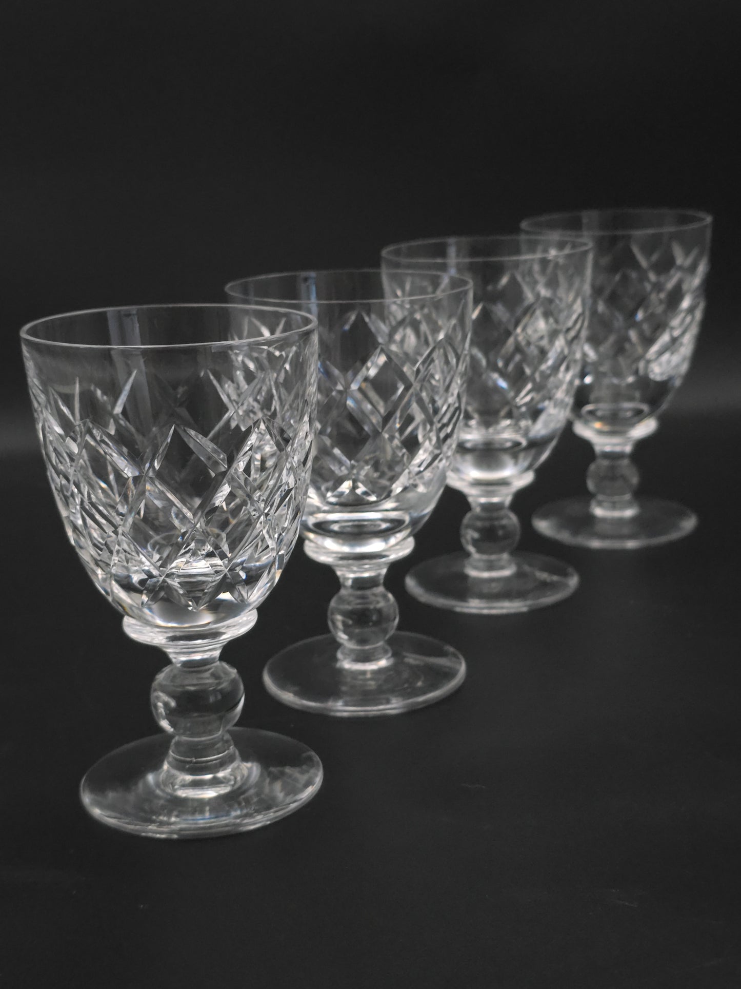 Set of 4 Crystal Glass goblets. 165ml. 12cm tall