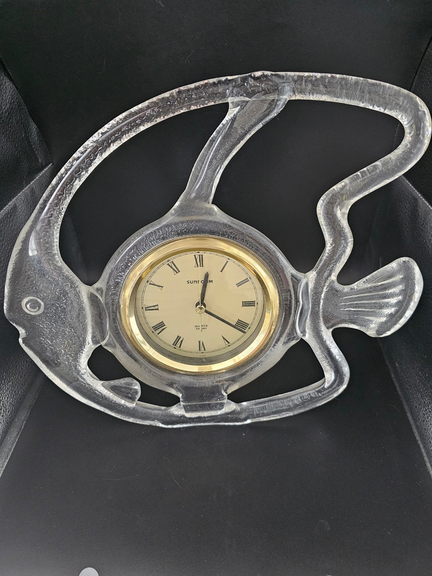 Rare Sasaki Japanese Crystal Sunform Fish Quartz Mantle Clock – 1980s Japan – Sculptural Clear Crystal – Fully Working – Vintage Mid-Century Modern Decor