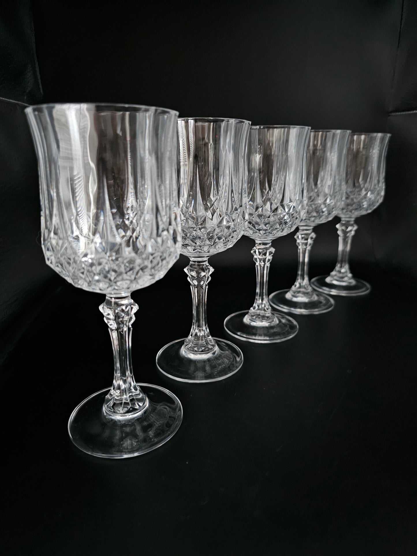 5 Crystal Wine Glasses. 175ml. 16.5cm tall