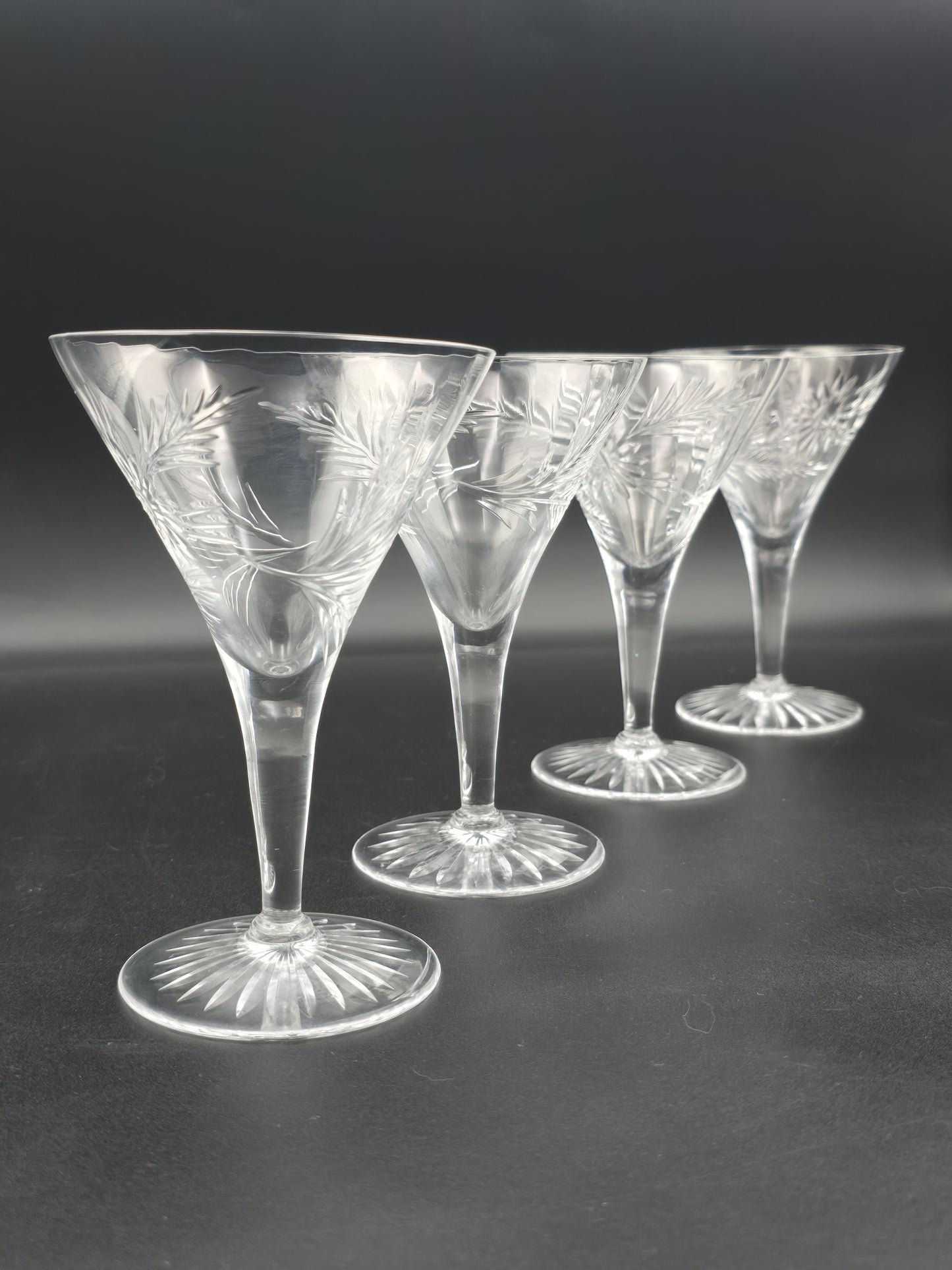 Set of Four Crystal Champagne or Cocktail Coupes – 200ml – Fern & Sunflower Cut Design with Star-Cut Base – 14cm Tall