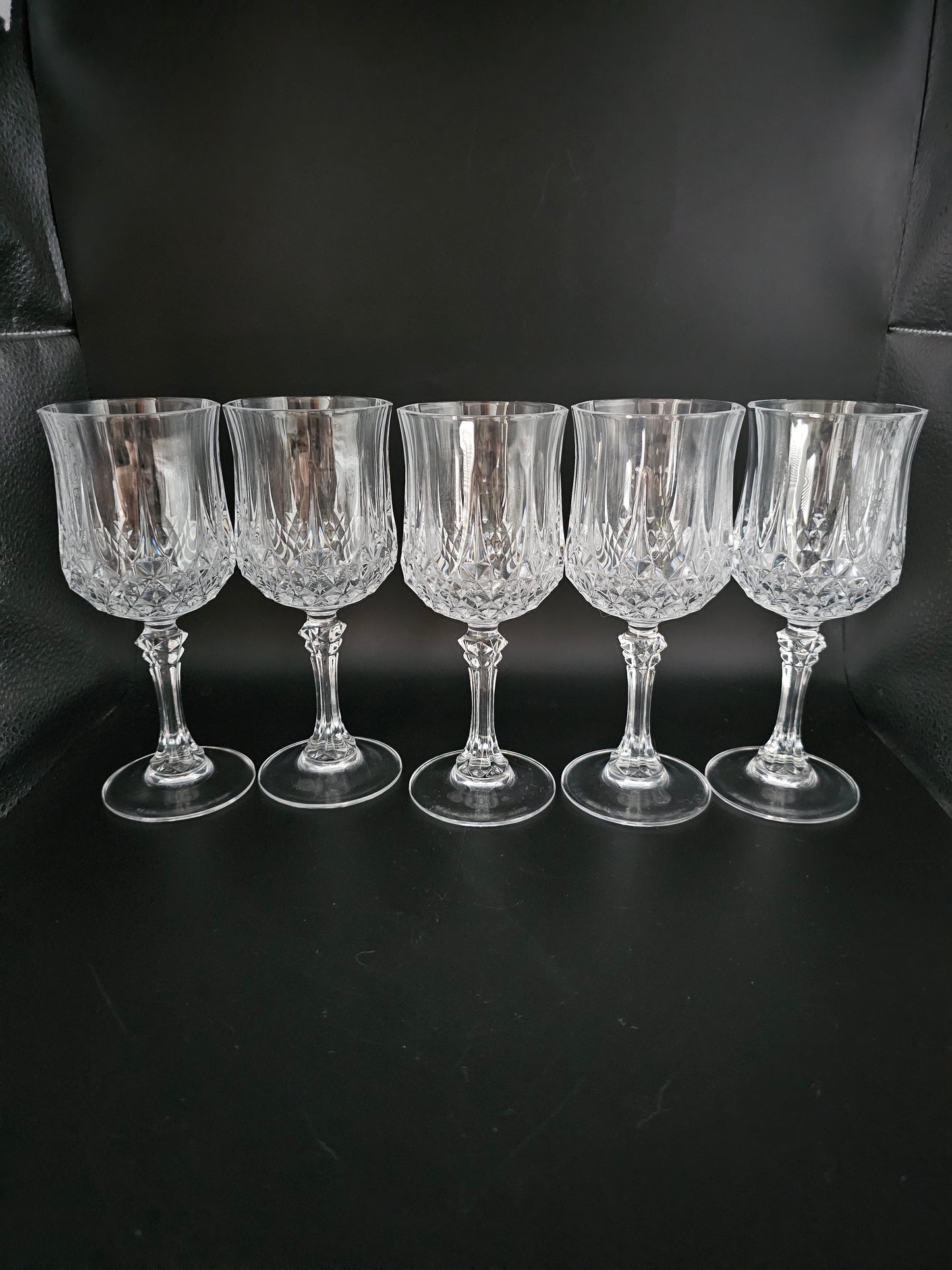 5 Crystal Wine Glasses. 175ml. 16.5cm tall