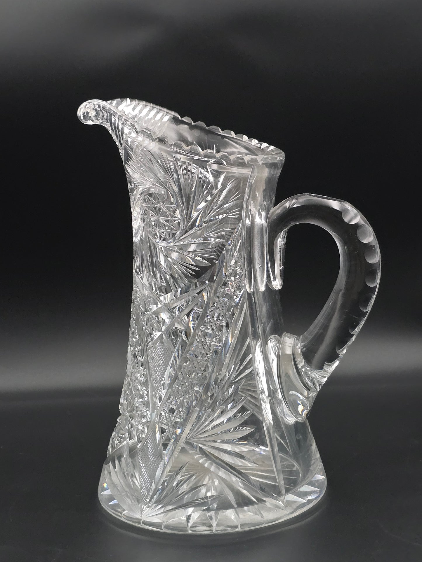 Antique Heavy Cut Crystal Jug – Pinwheel Pattern, Thick Handle & Star-Cut Base, 3.4kg, 1.7L – Ideal for Pimms / Water or Lemonade.
