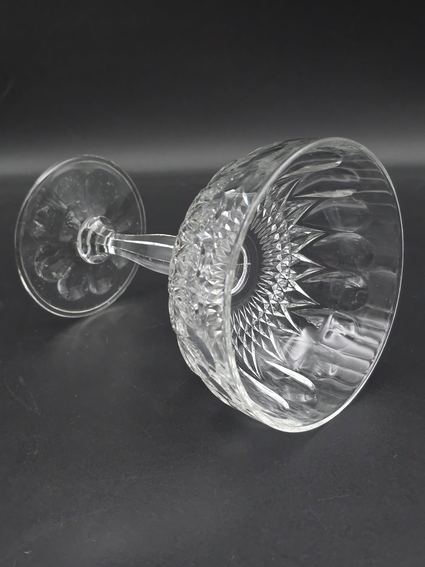 Set of 6 large Beautiful Glass Champagne coupes. 275ml