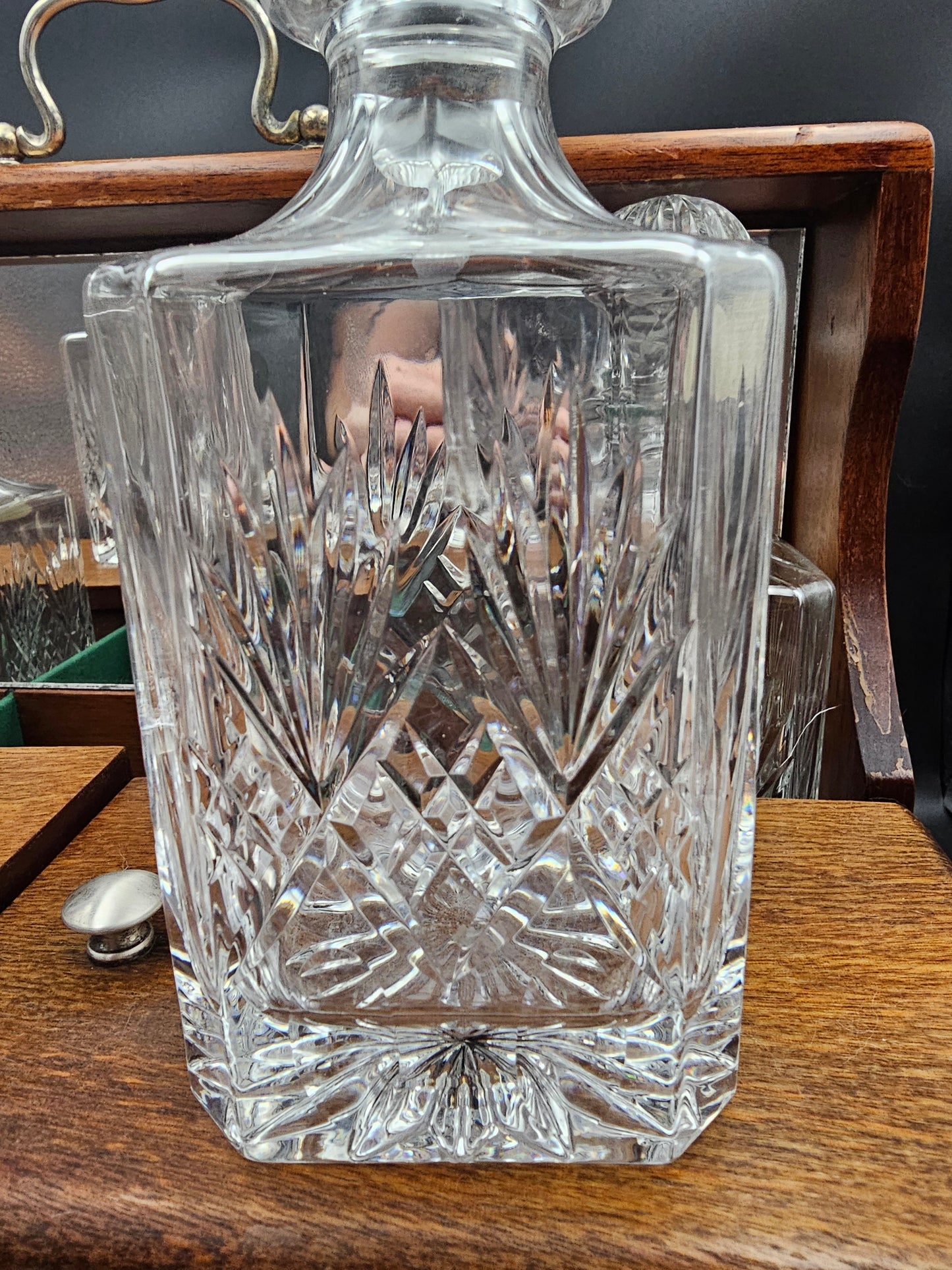 RARE! Stunning Mahogany 4 Decanter Tantalus with 4 Crystal Tumblers.