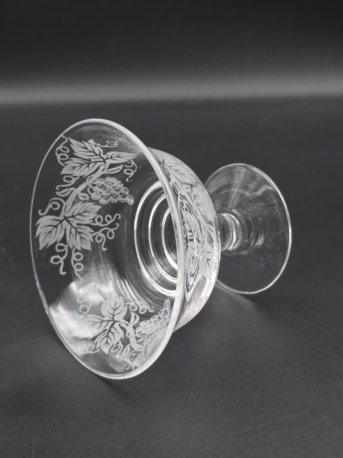Set of 6 Crystal sundae or grapefruit bowls featuring floral etching