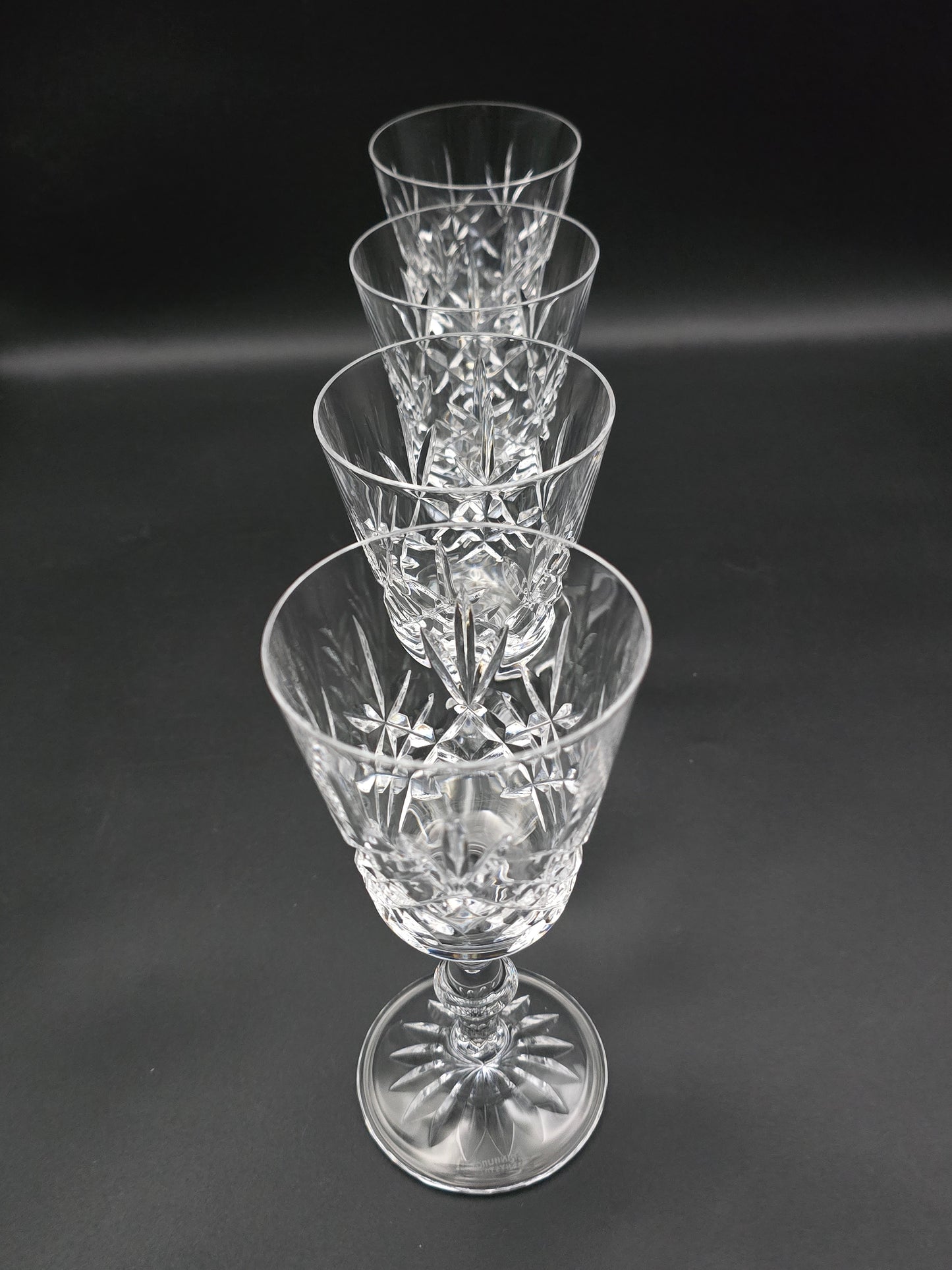 Set of 4 Edinburgh Crystal Wine Glasses Lomond pattern 200ml 15.5cm tall