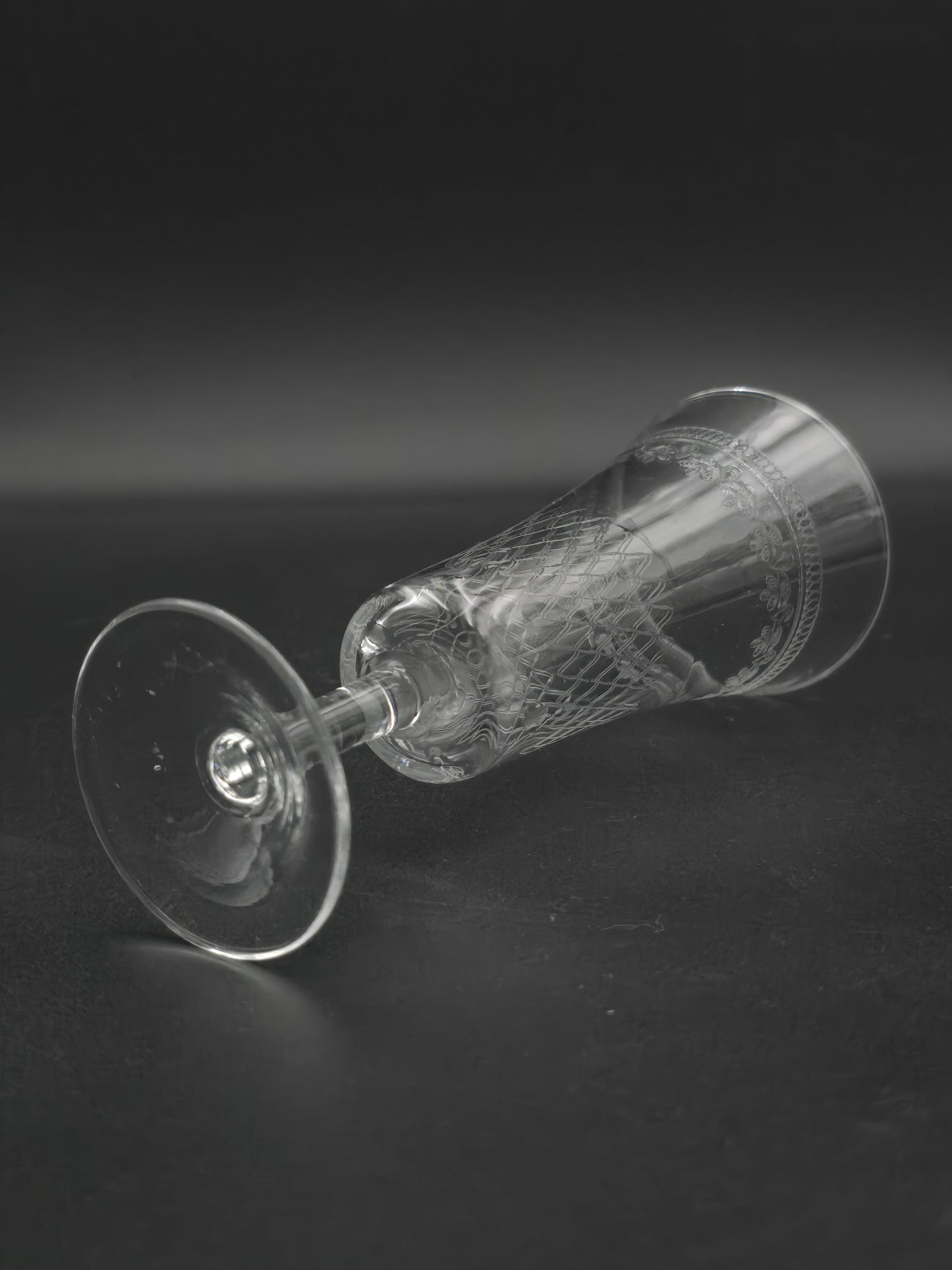 Lady Hamilton Pall Mall Edwardian Crystal Champagne Flutes – Set of 3 | Short Stem | 165ml | c.1910s – Antique Elegance