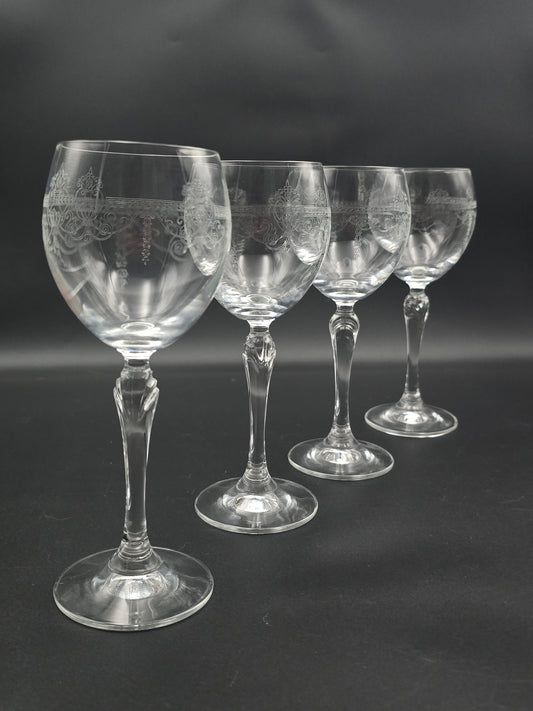 Set of 4 Vintage etched Durand Dampierre Crystal Wine Glasses. 200ml. 18.5cm tall