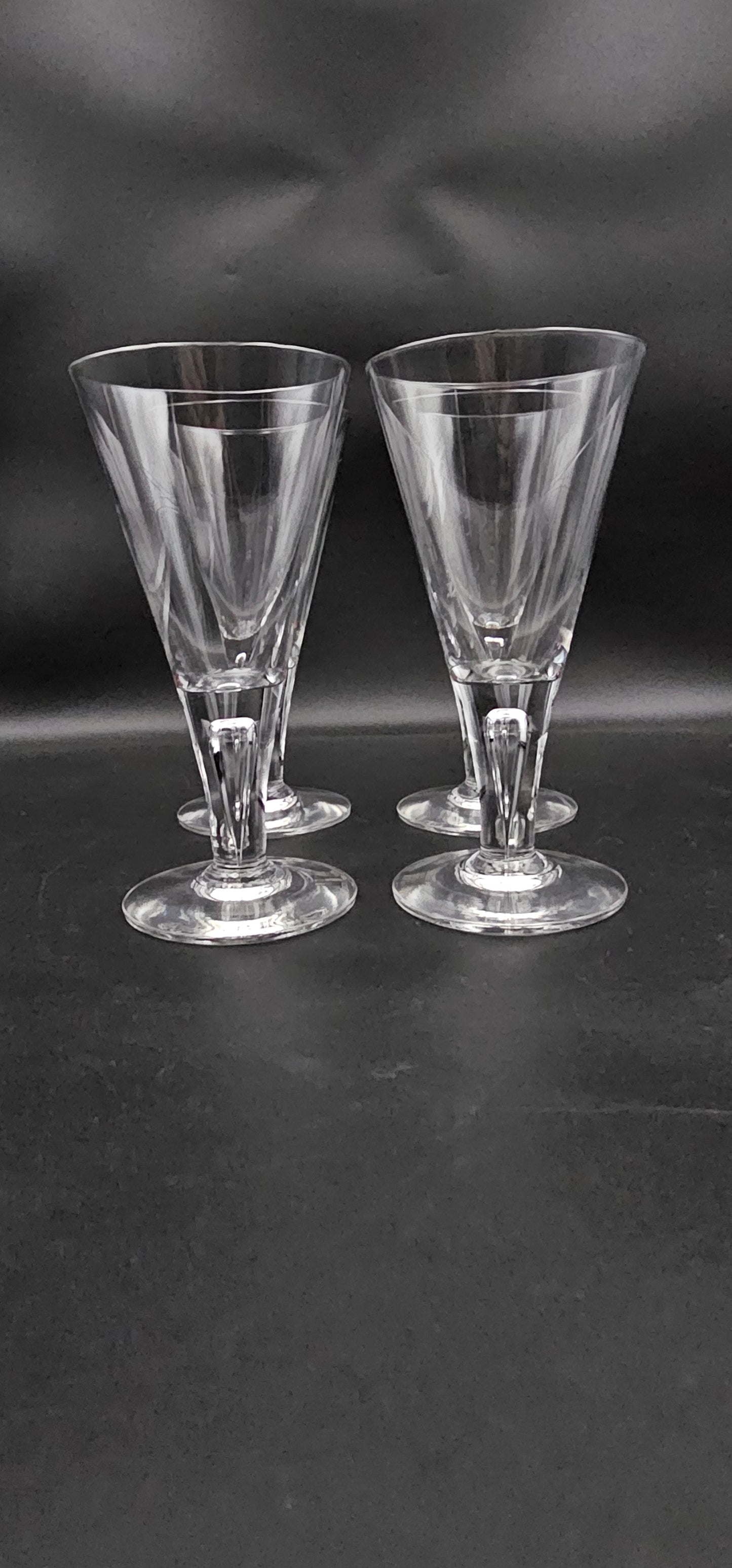 Set of 4 Dartington Sharon water glasses. 300ml 18cm tall designed by Frank Thrower