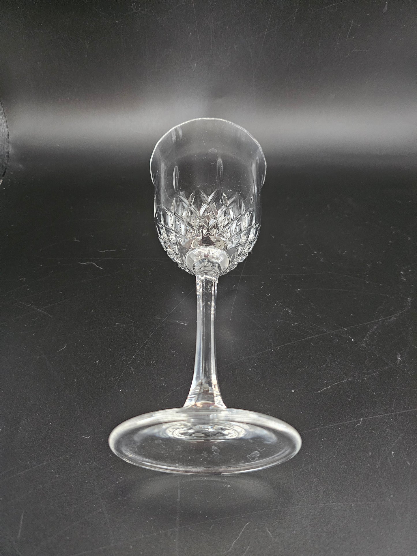 Set of 4 tall Stemmed Crystal Wine Glasses. 235ml