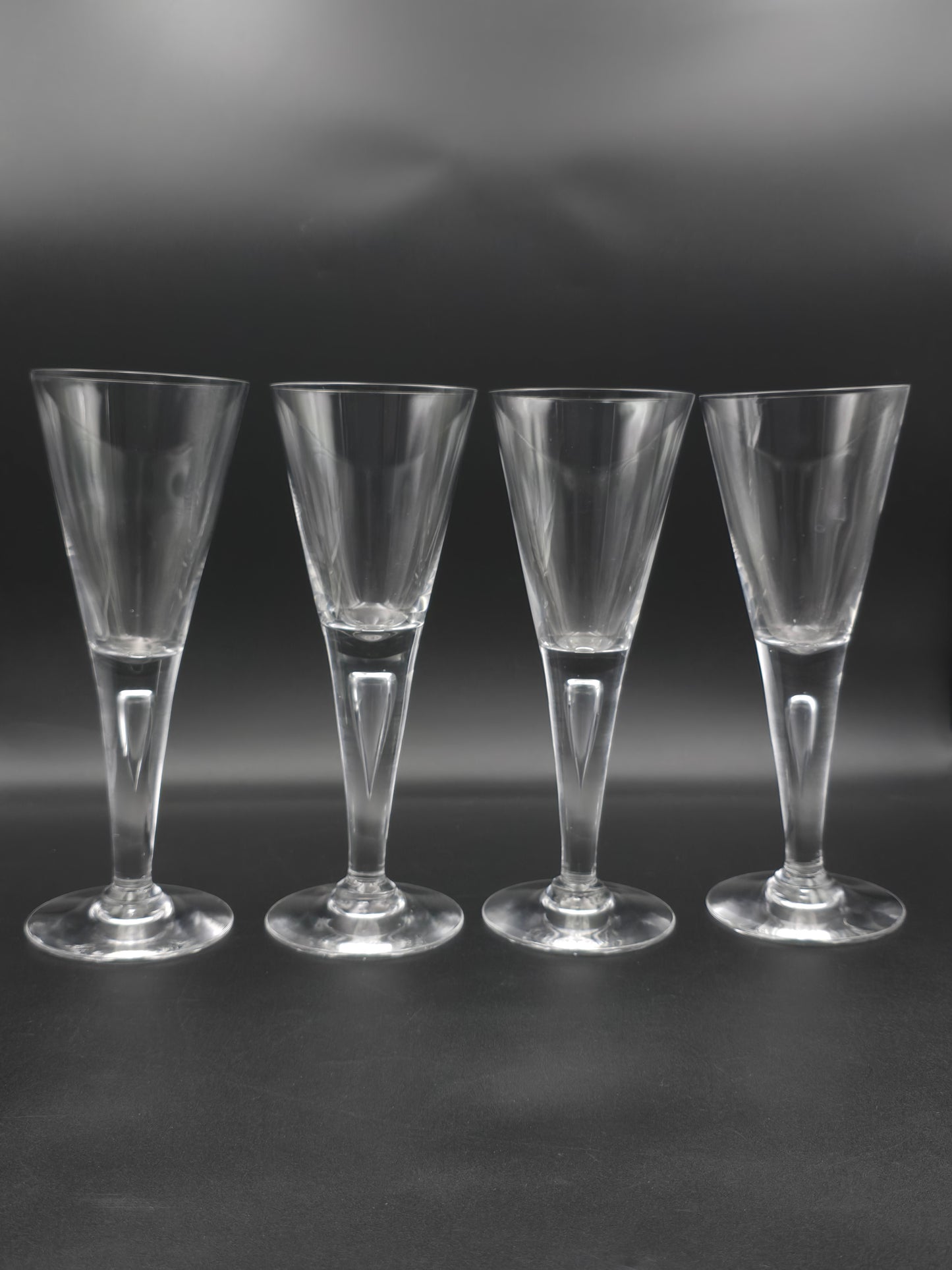 Set of Four Dartington Sharon Pattern Wine Glasses – Frank Thrower Design – 275ml – 22cm Tall – Vintage English Crystal