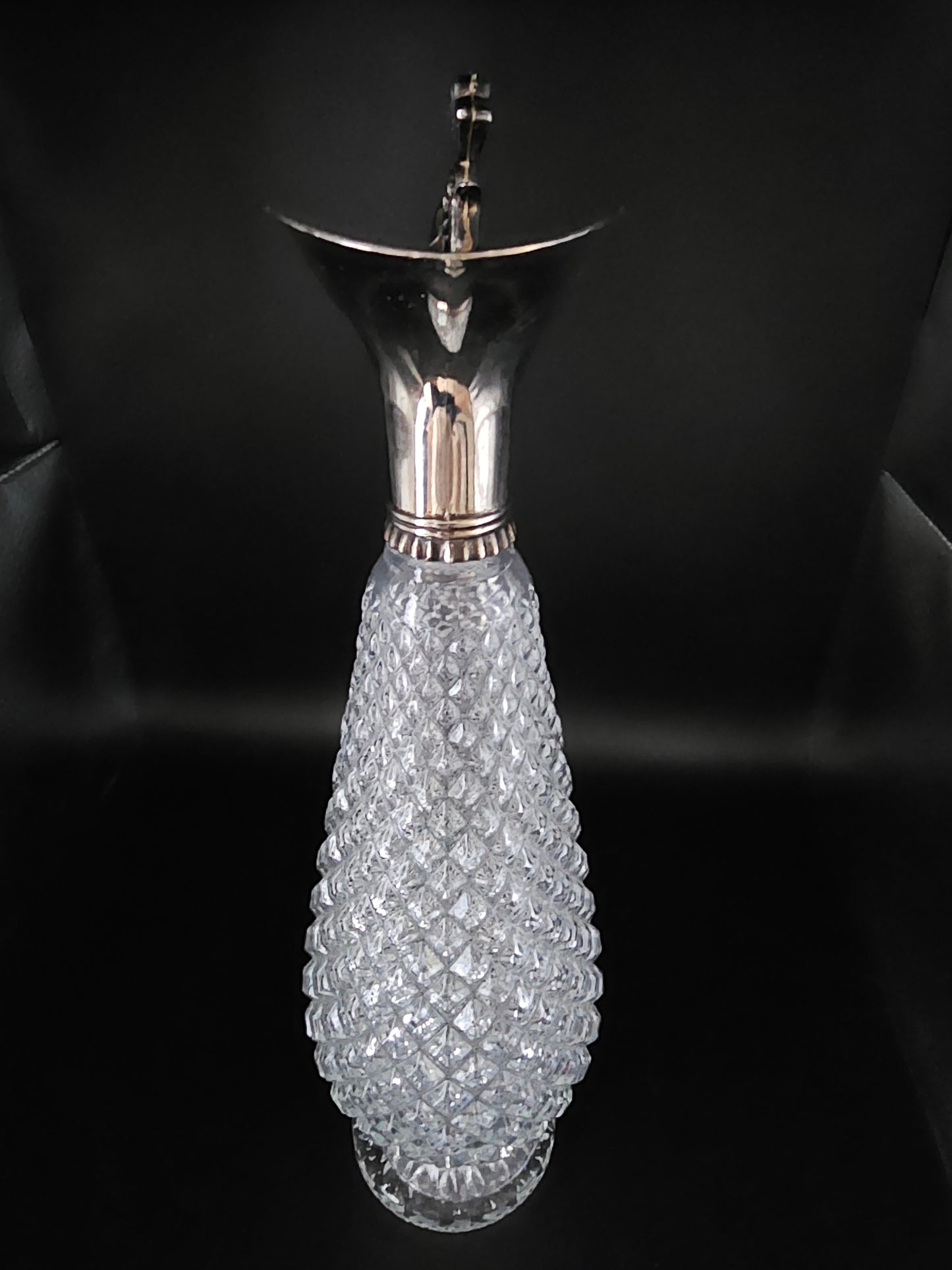 Beautiful Vintage Glass Wine Carafe Decanter.