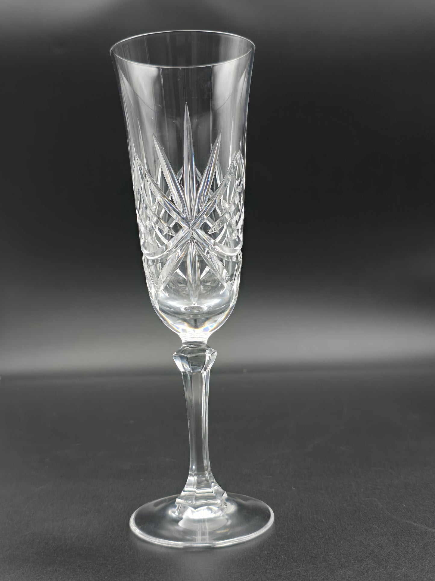 Set of 4 Royal Doulton RDC41 Champagne Flutes – 150ml, Elegant English Crystal, 20cm Tall