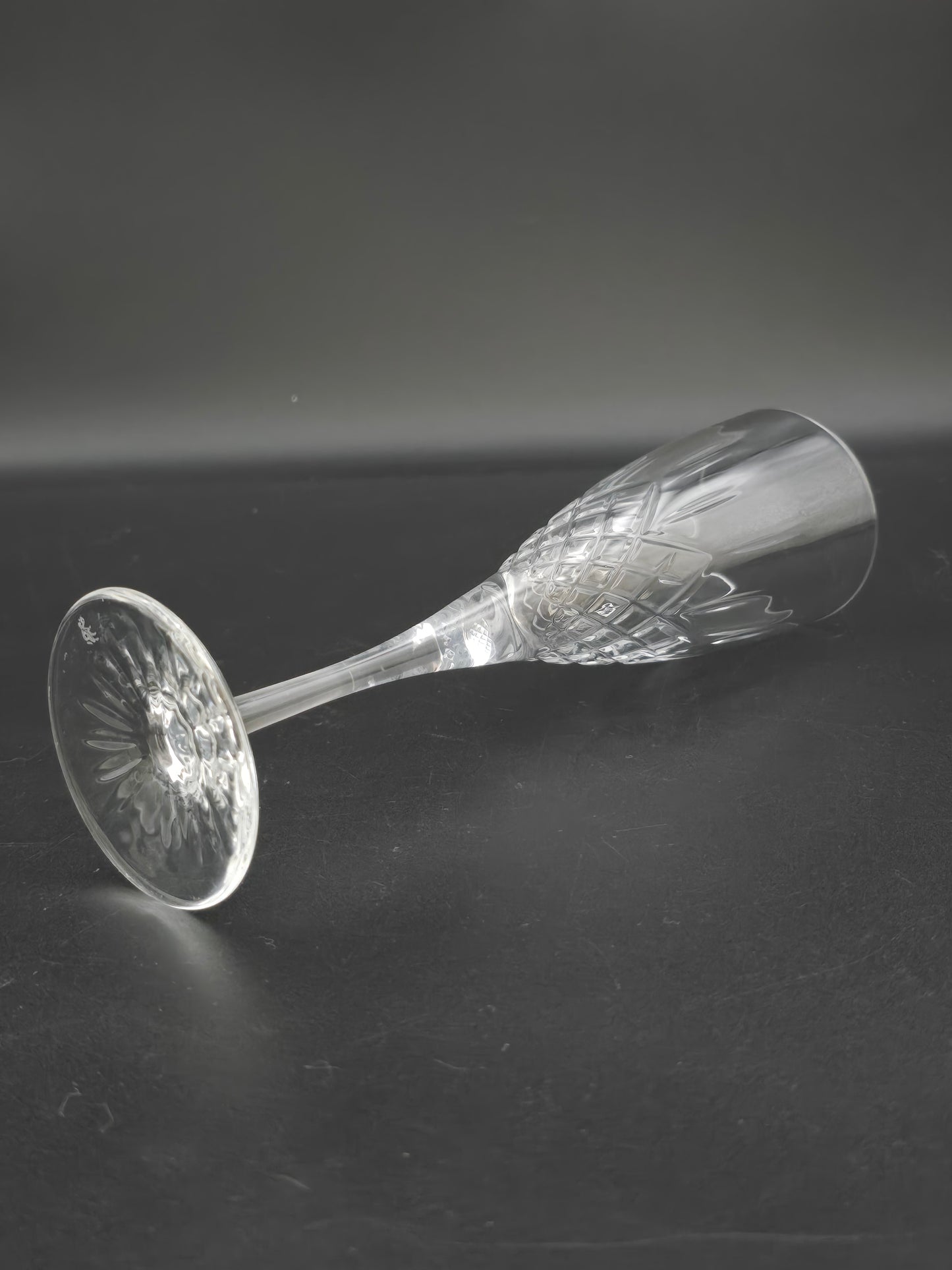 Set of 4 Royal Doulton Earlswood Pattern Crystal Champagne Flutes.  150ml. 21cm tall.