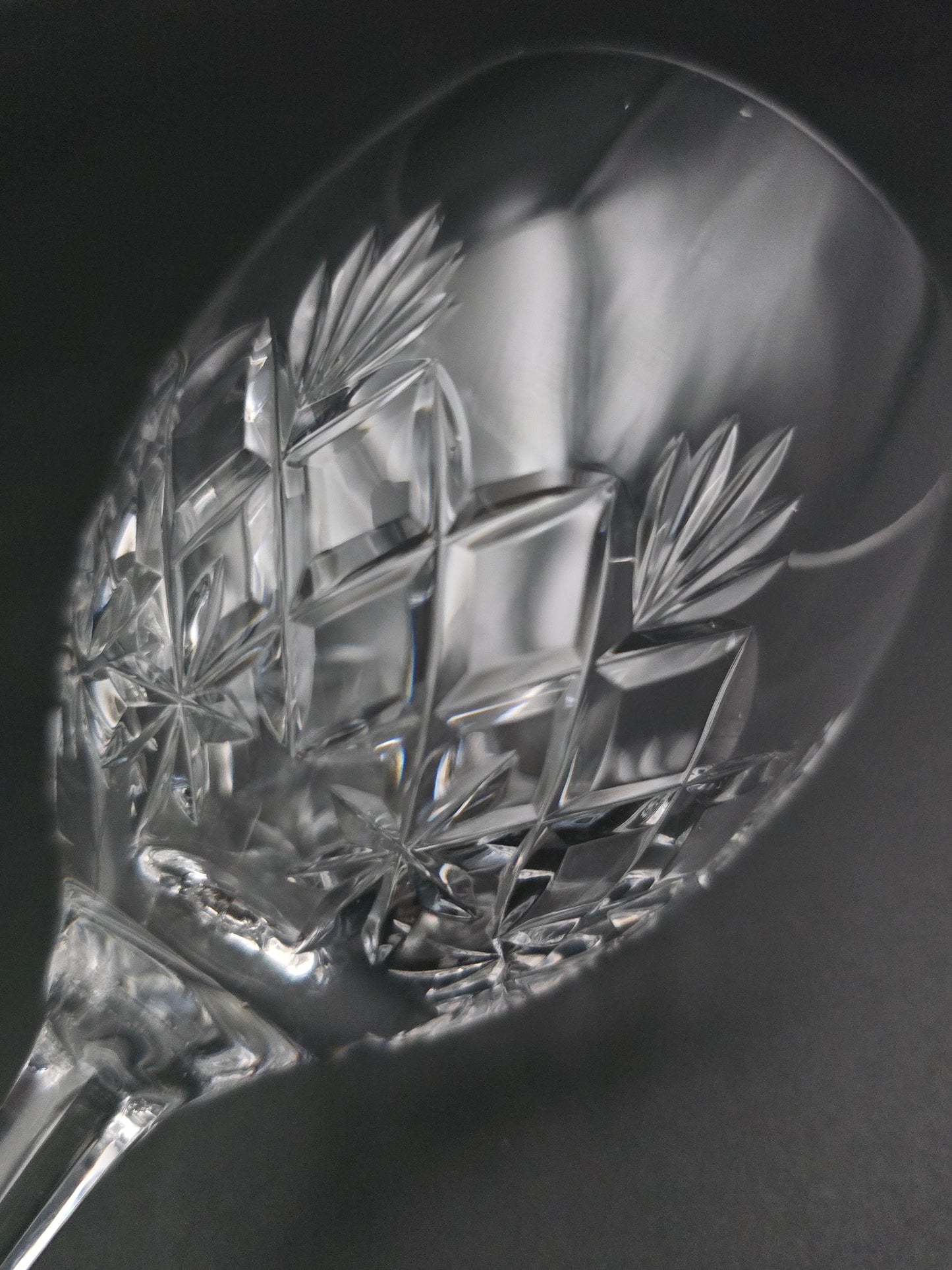 Set of 4 Edinburgh Crystal Kelso Pattern Crystal wine glasses 250ml