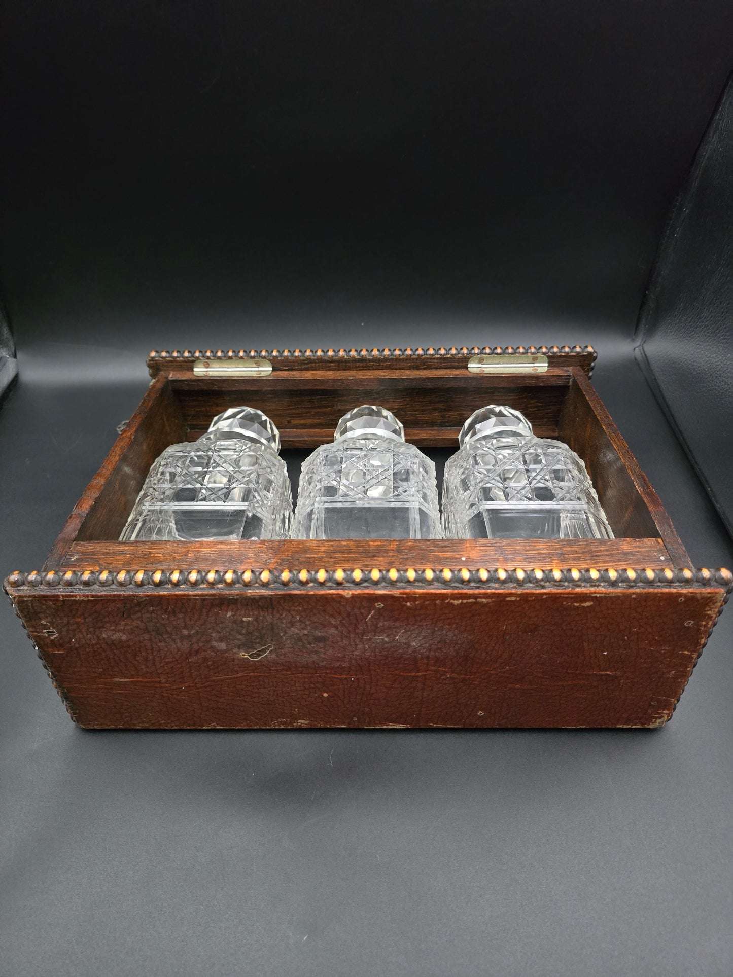 Antique Triple Decanter Tantalus Set with Lock & Key – Cut Crystal & Wooden Frame with Brass Lion Fittings – Excellent Condition