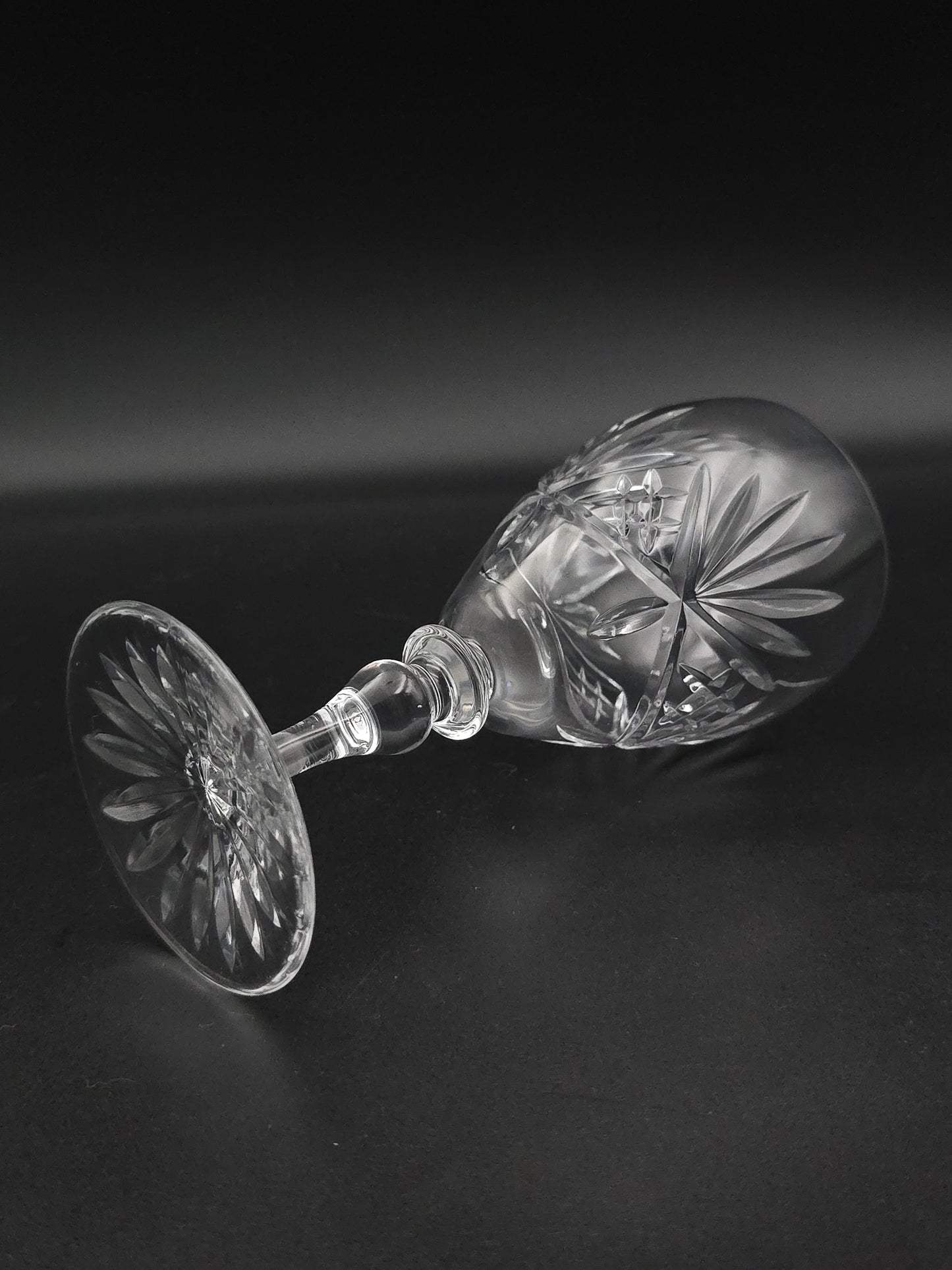 Single Edinburgh Crystal Sterling Pattern Wine Glass 200ml – Knopped Stem, Star Base.