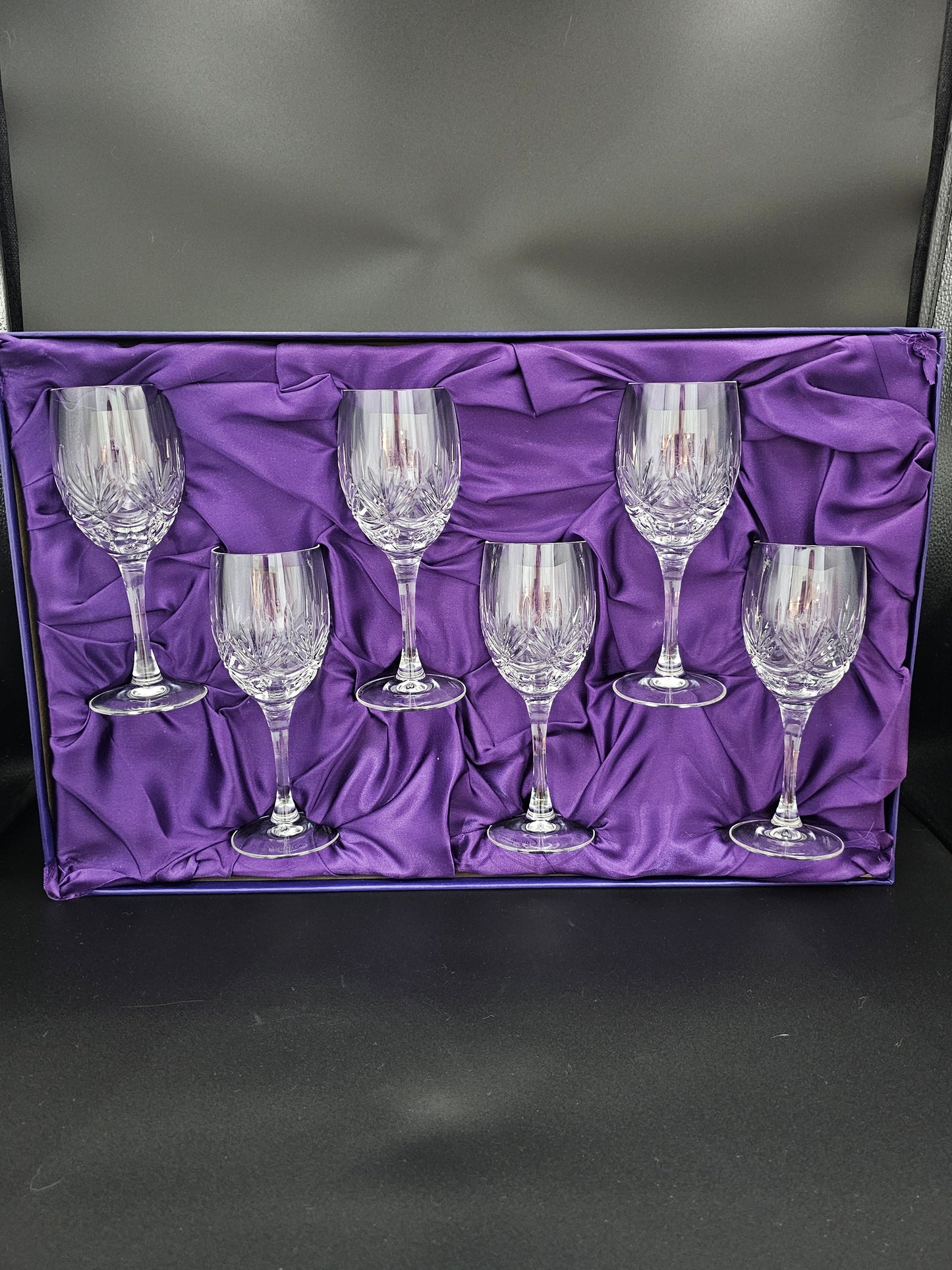 Edinburgh Crystal Serenade Pattern set of 6 Crystal wine glasses. 200ml. Boxed.