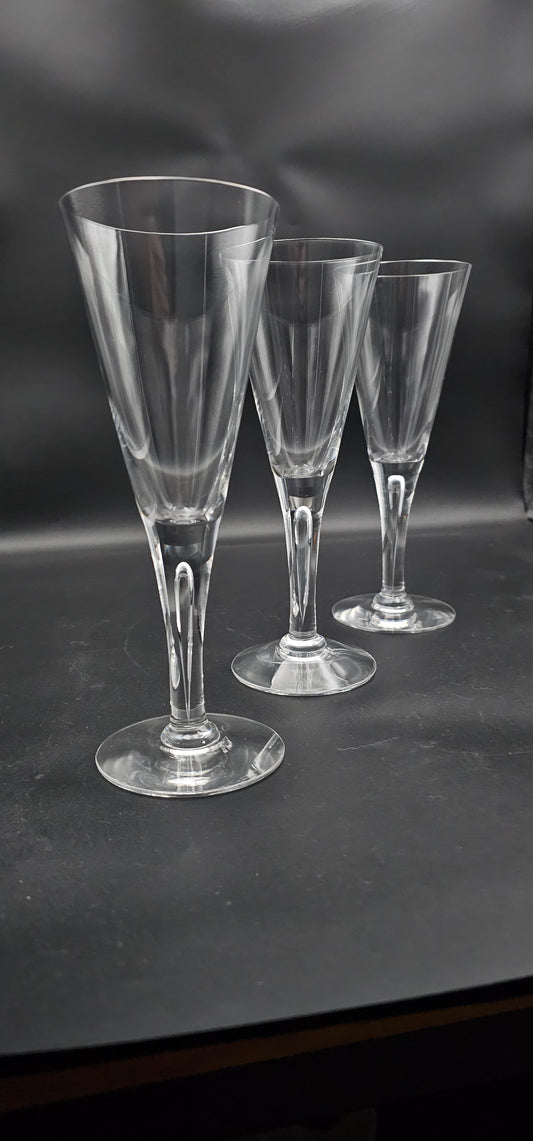Set of 3 Large Dartington Sharon wine glasses. 300ml 22cm tall designed by Frank Thrower
