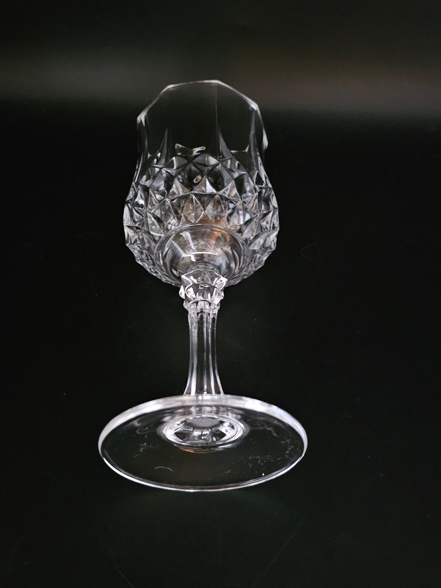 Set of 6.(Plus 1 free!) Tall, Large Crystal Wine Glasses. 18cm tall. 250ml.