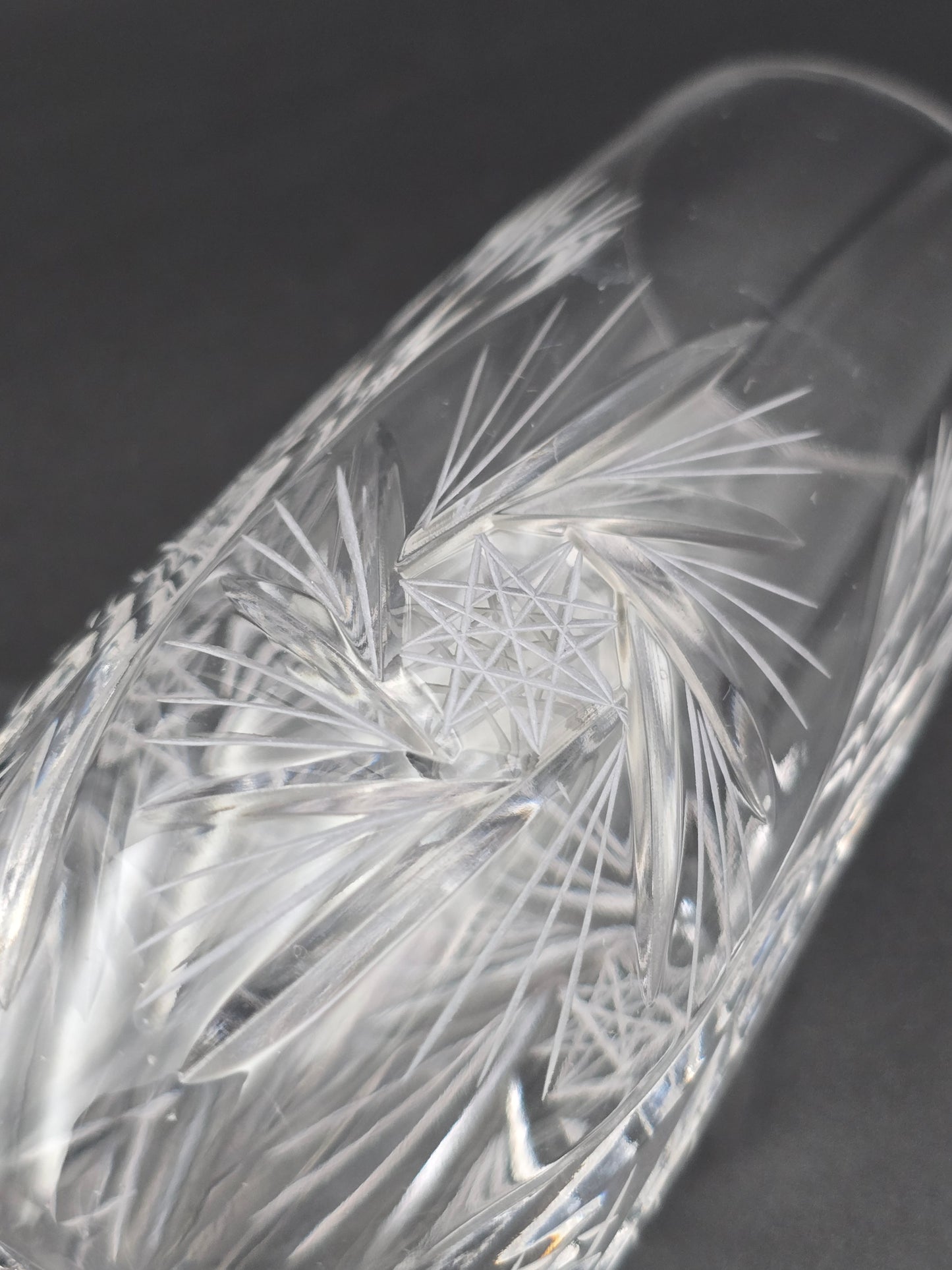 Set of 6 Pinwheel American Cut fluted Crystal Champagne Flutes. 200ml