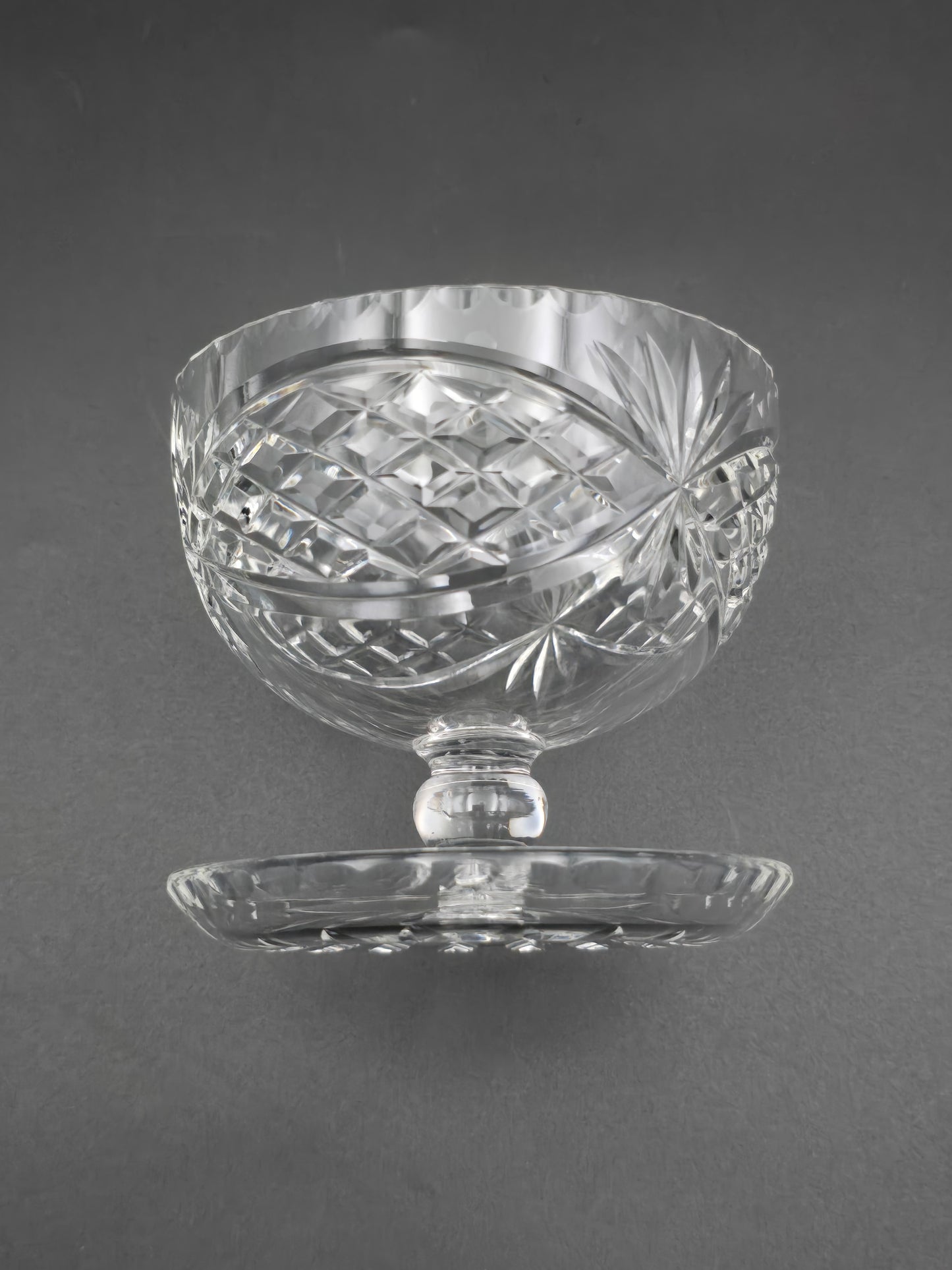 Beautiful vintage set of 6 Lipped Crystal starter or dessert saucer bowls