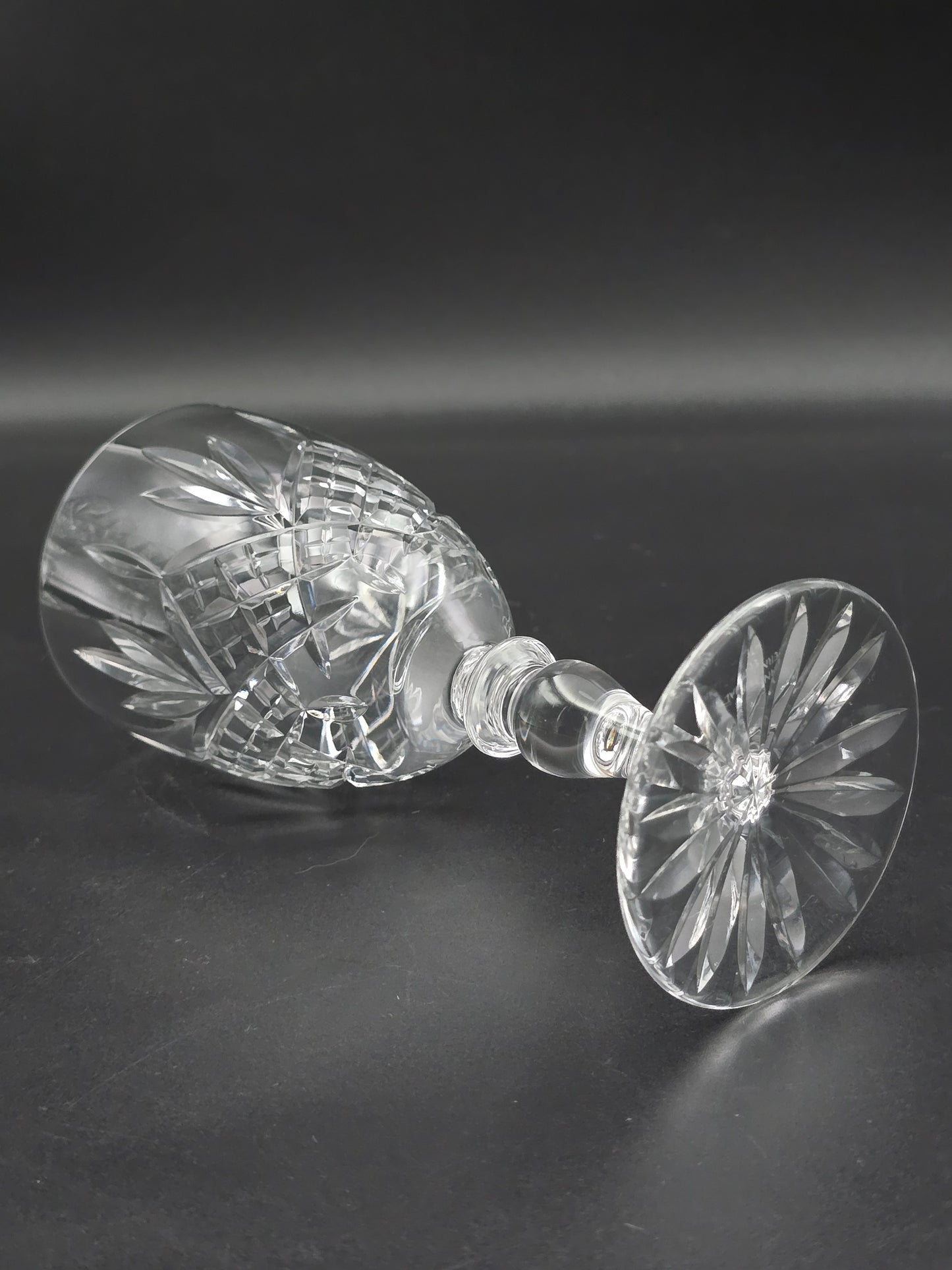 Set of 6 Edinburgh Crystal Balmoral Pattern Crystal wine glasses. 200ml. 15.5cm tall.