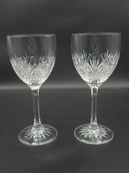 Pair of large Edinburgh Crystal Tweed Pattern wine glasses. 275ml boxed.