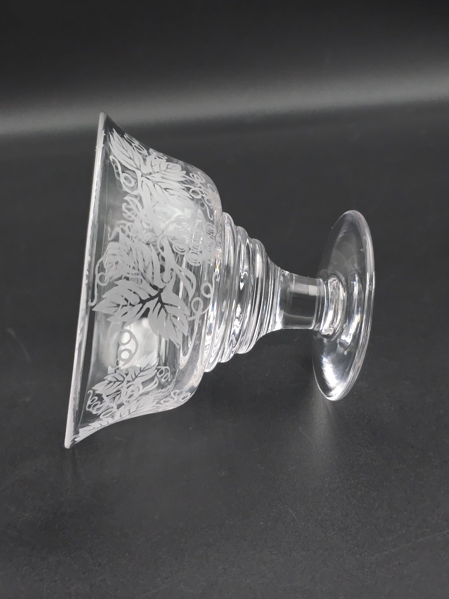 Set of 6 Crystal sundae or grapefruit bowls featuring floral etching