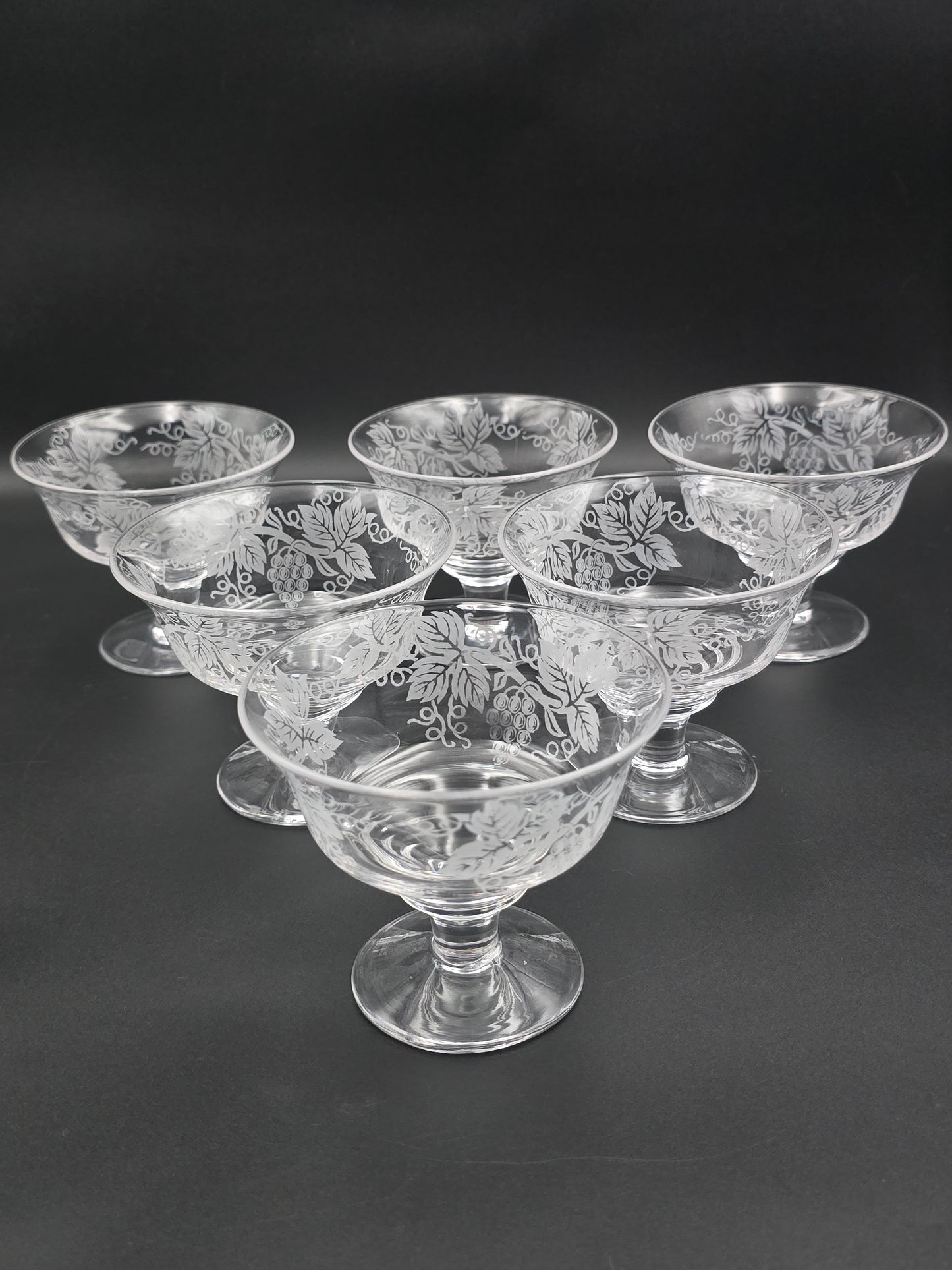 Set of 6 Crystal sundae or grapefruit bowls featuring floral etching